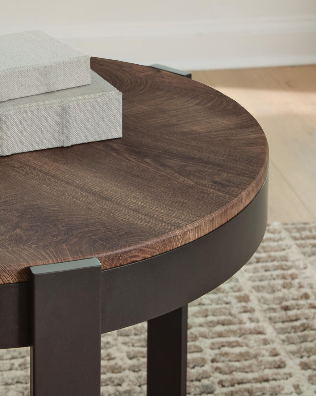 Horizon Hills Brown/Black Table (Set of 3)