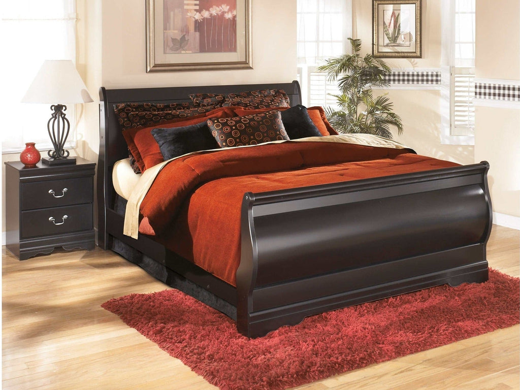 Huey Vineyard Black Queen Sleigh Bed