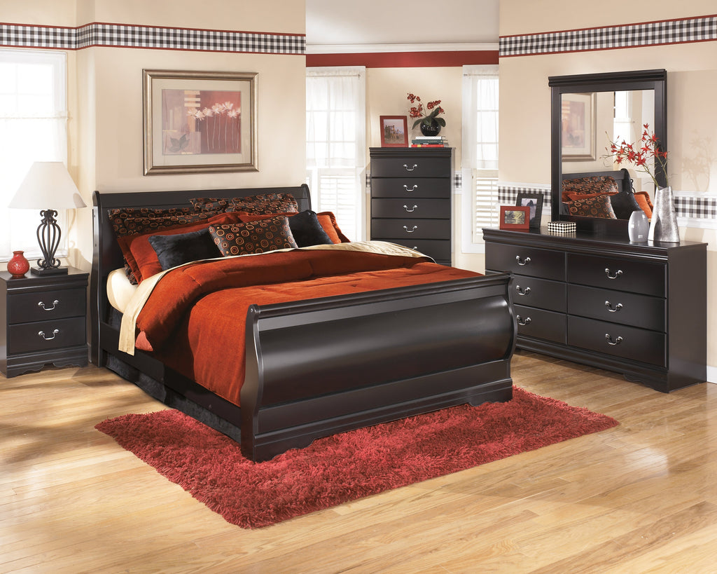 Huey Vineyard Black Full Sleigh Bed & Chest & 2 Nightstands