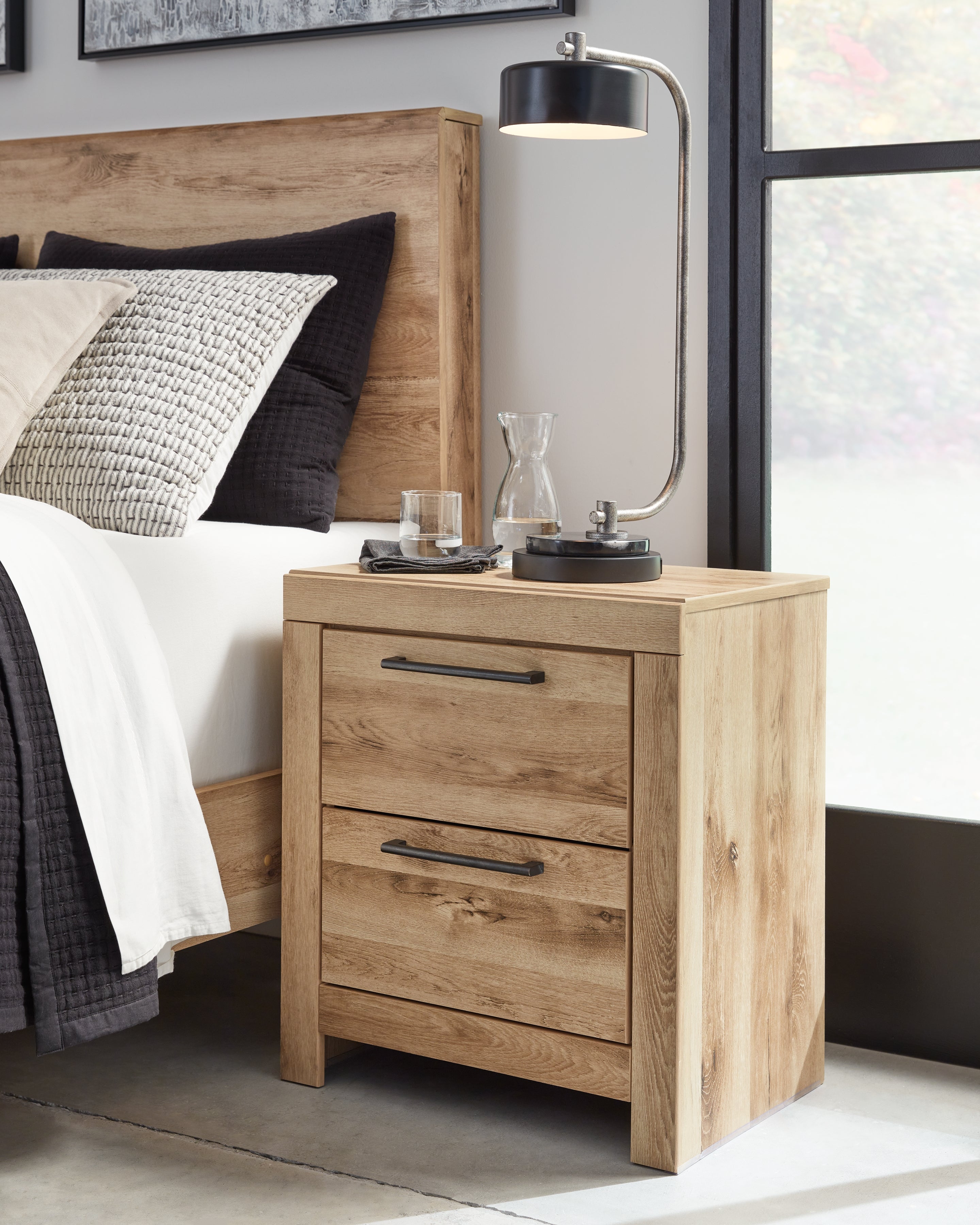 Hyanna Brown Queen Panel Bedroom Set, Tan