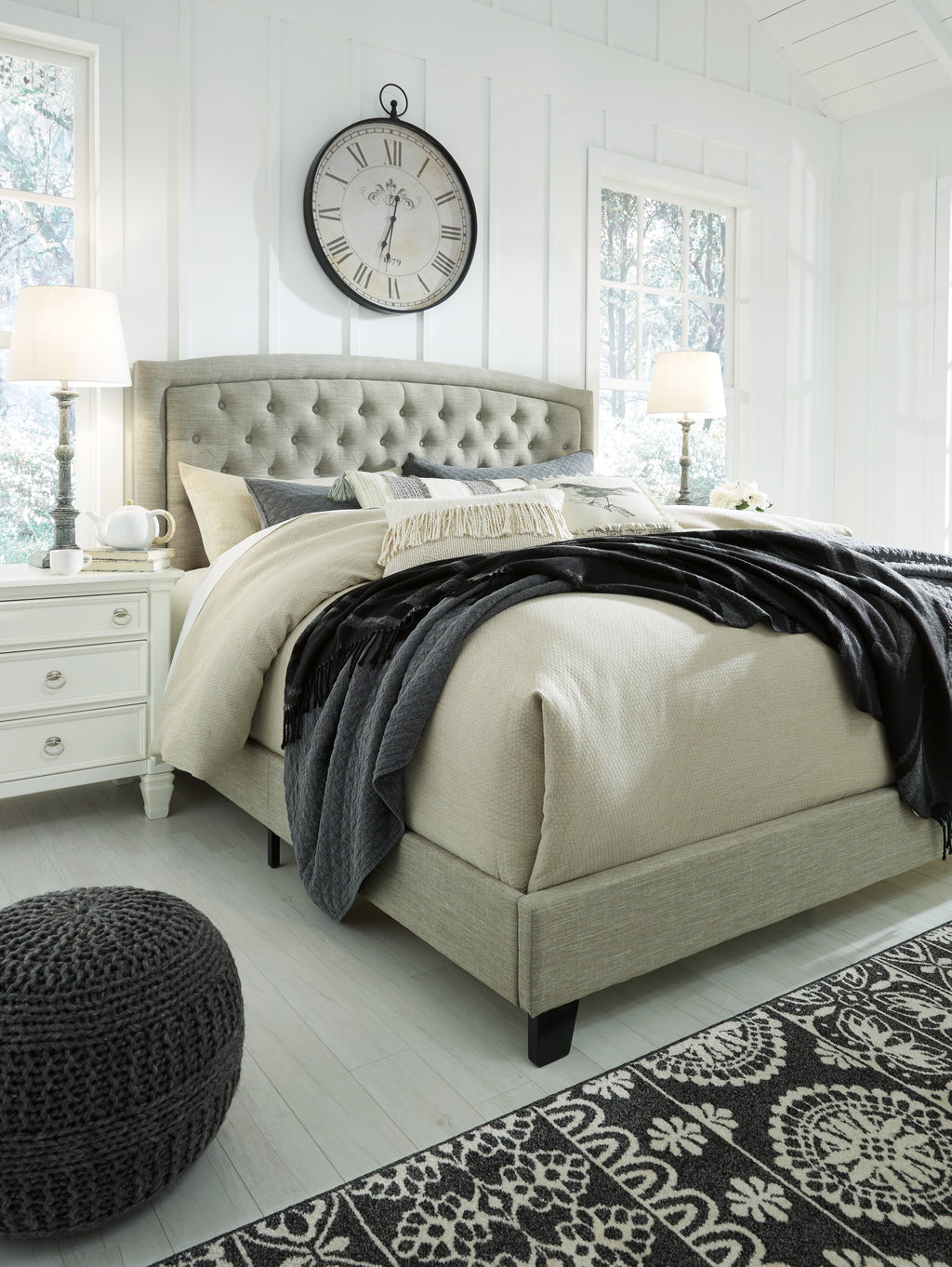 Jerary Gray Upholstered Bed
