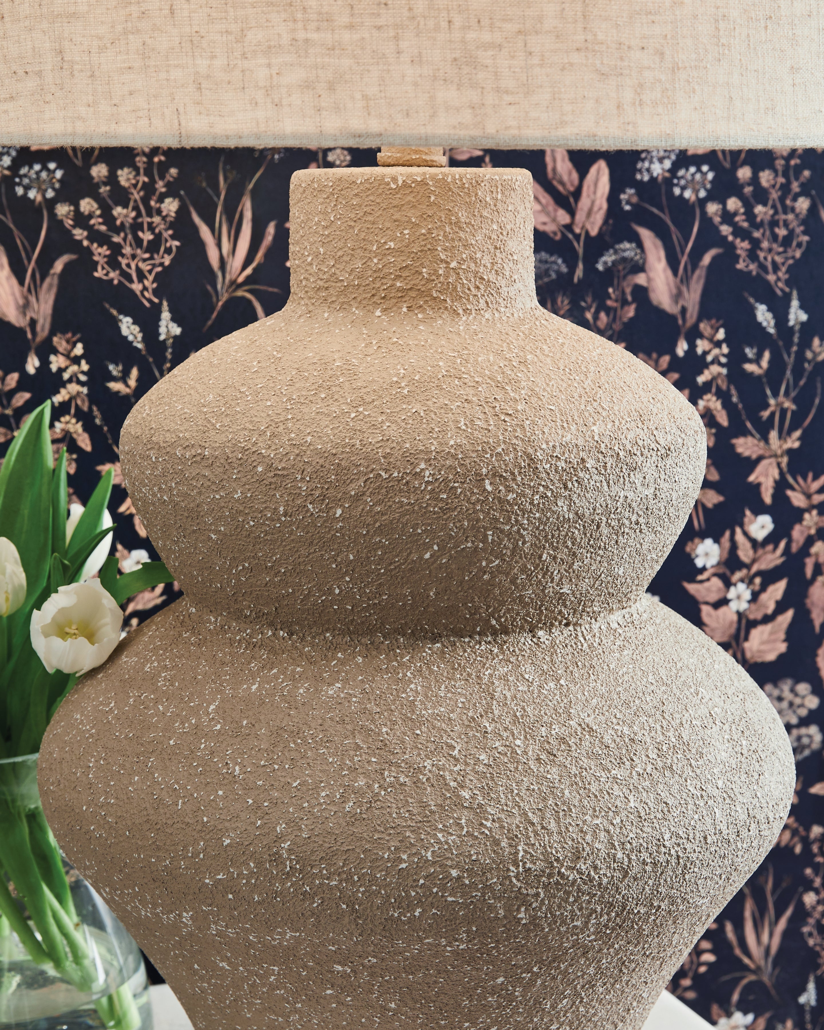 Jossleigh Beige Metal Table Lamp (1/CN)