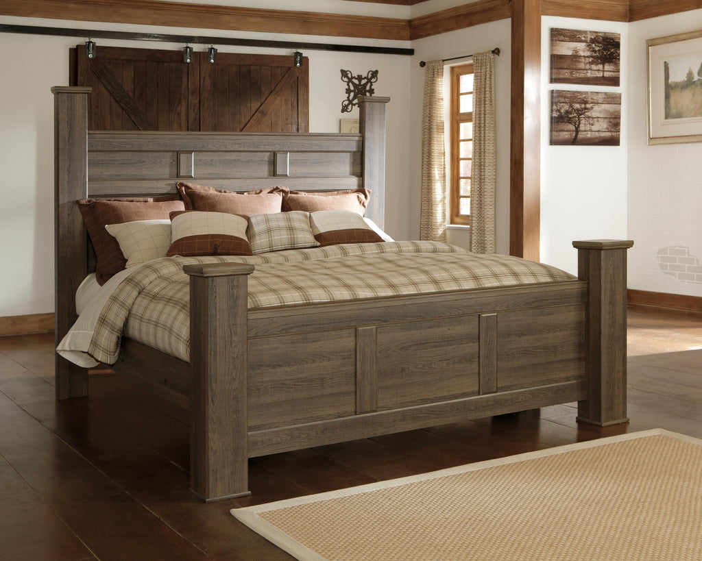 Juararo Dark Brown King Poster Bed and 2 Nightstands