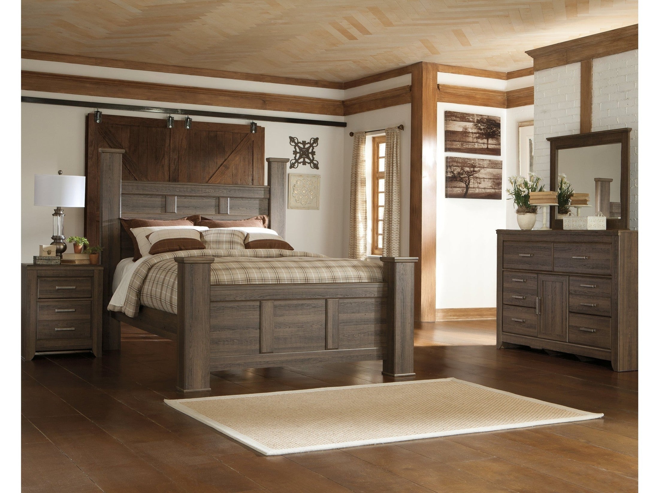 Juararo Queen Poster Bedroom Set with Dresser and Mirror