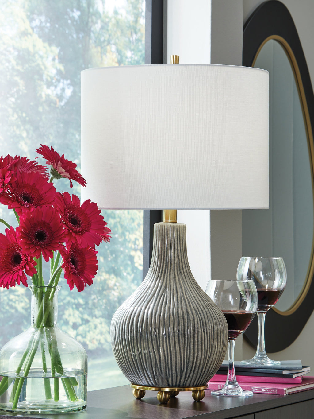 Judlen Gray/Gold Ceramic Table Lamp (1/CN)