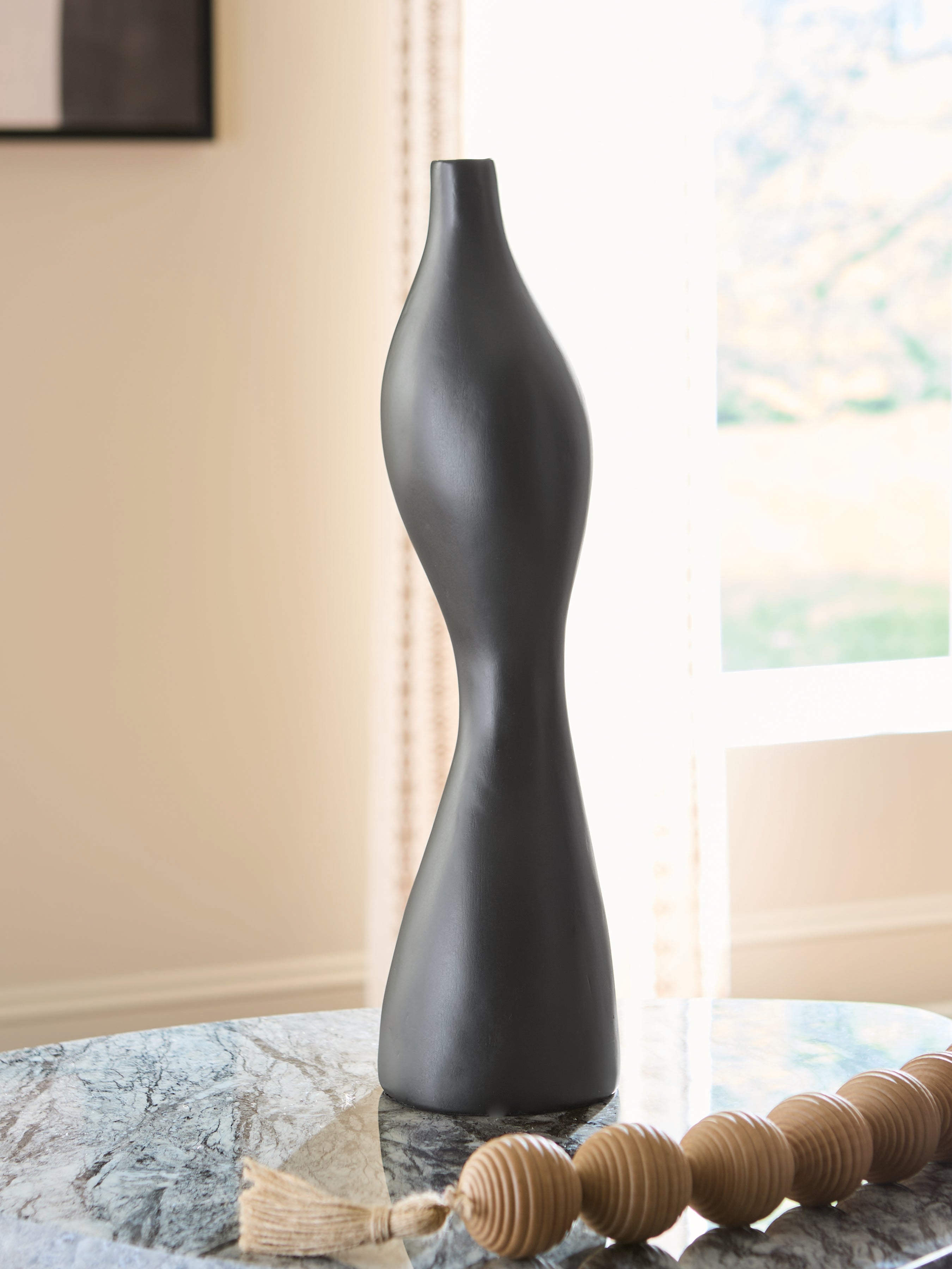 Judsen Black Vase