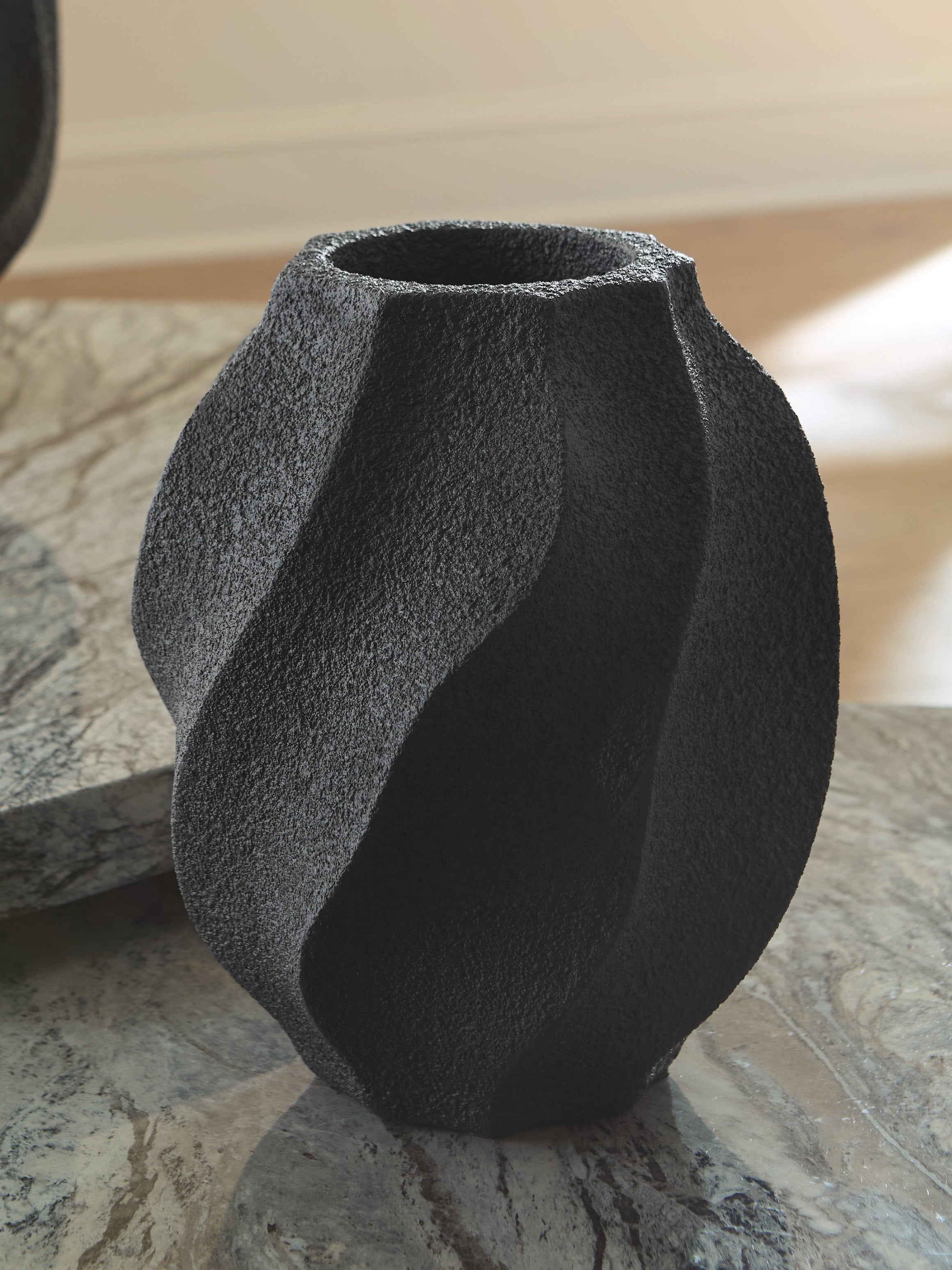 Judworth Black Vase (17.08"H)