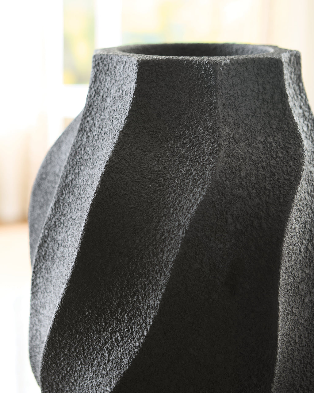 Judworth Black Vase (17.08"H)
