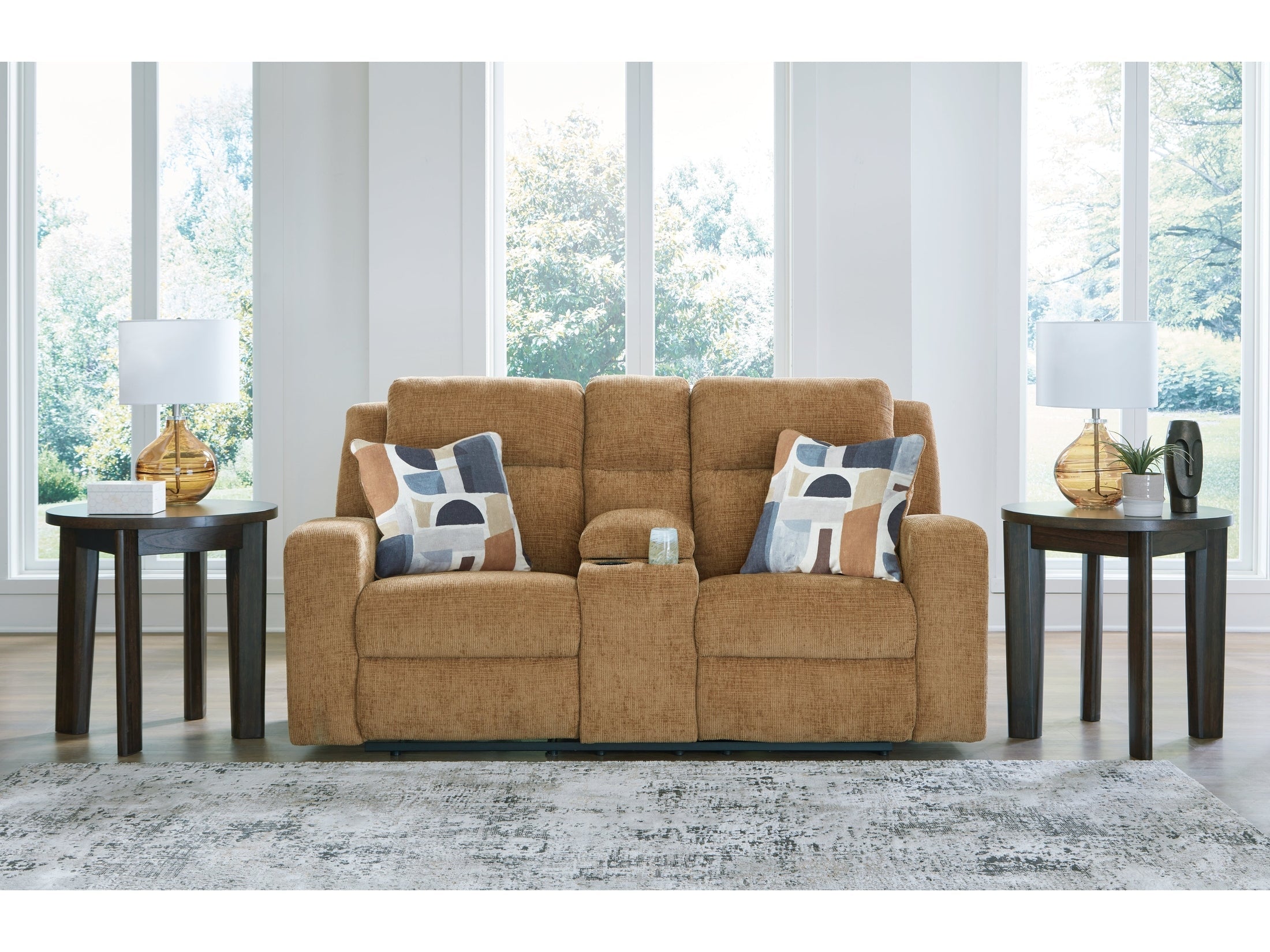 Kanlow Honey Reclining Loveseat w/Console