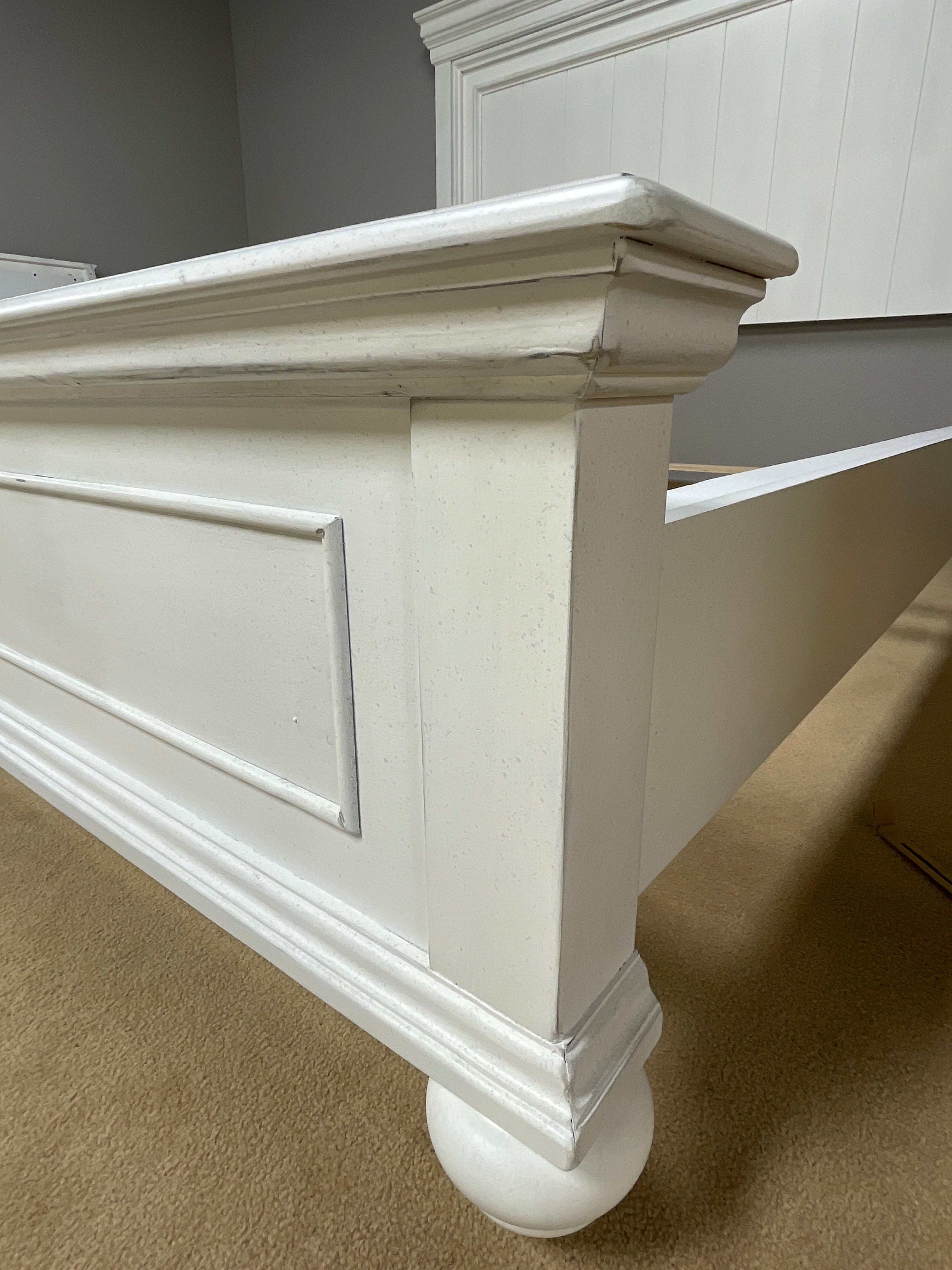 Kanwyn Whitewash California King Panel Bed