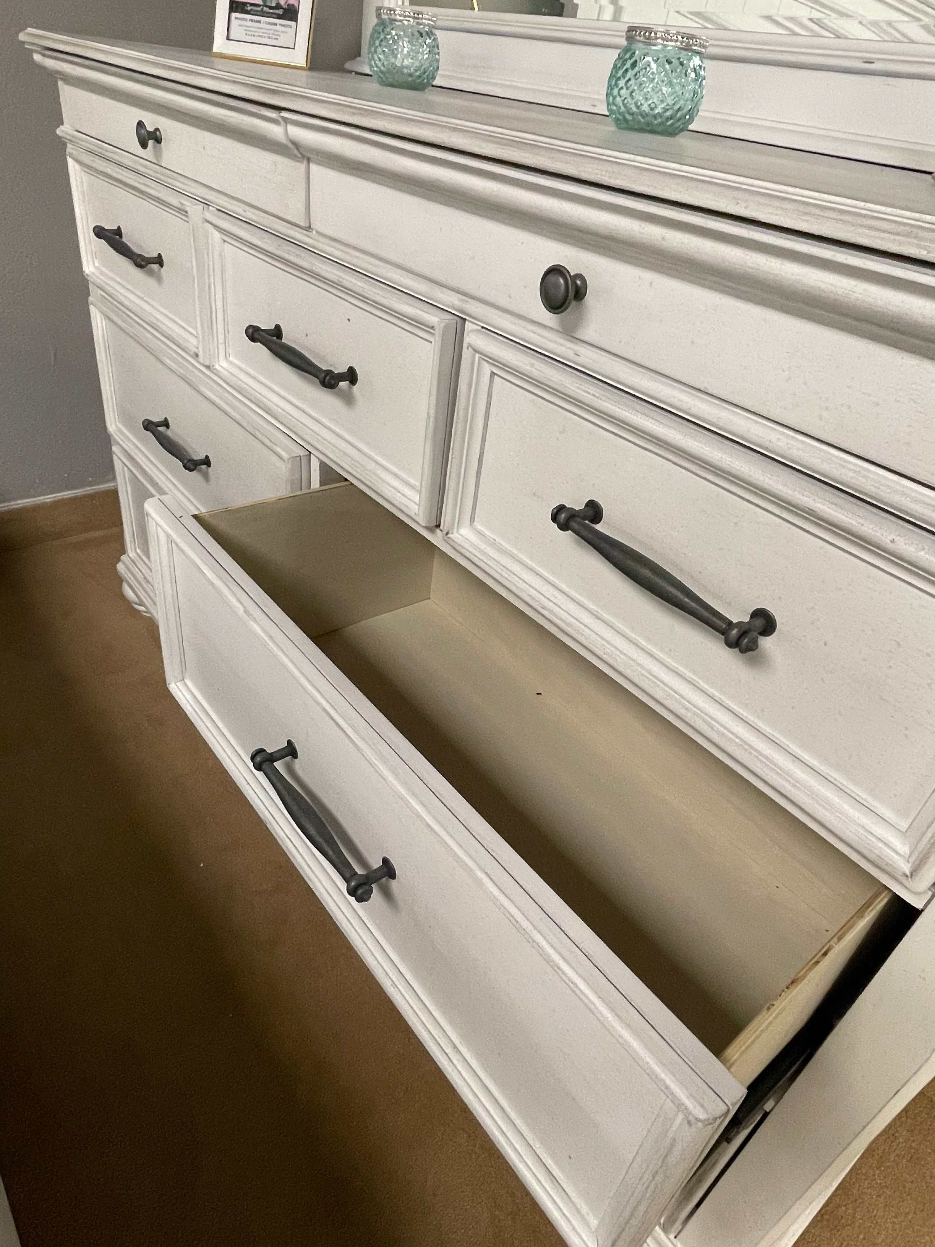 Kanwyn Whitewash Dresser & Mirror