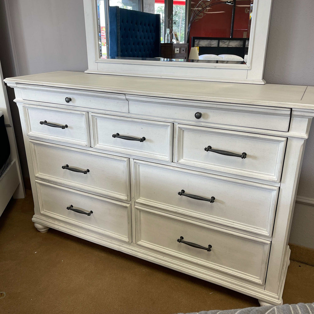 Kanwyn Whitewash Dresser