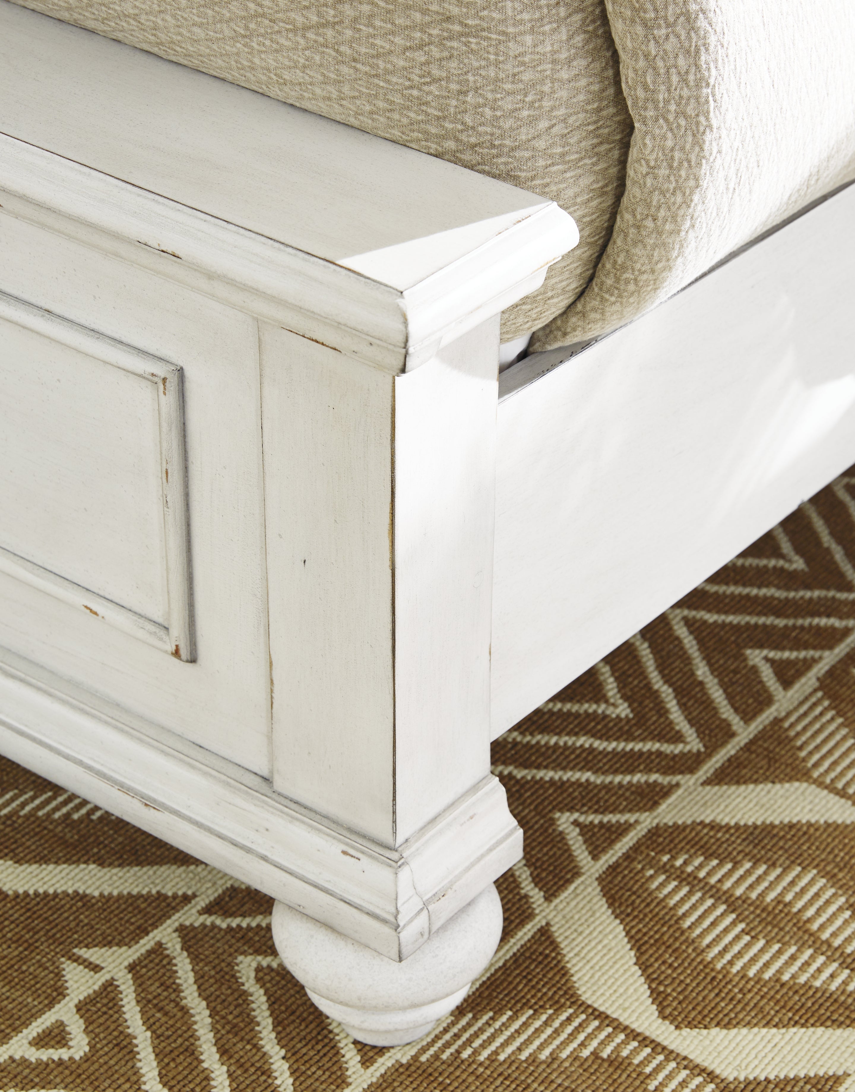 Kanwyn Whitewash King Panel Bed