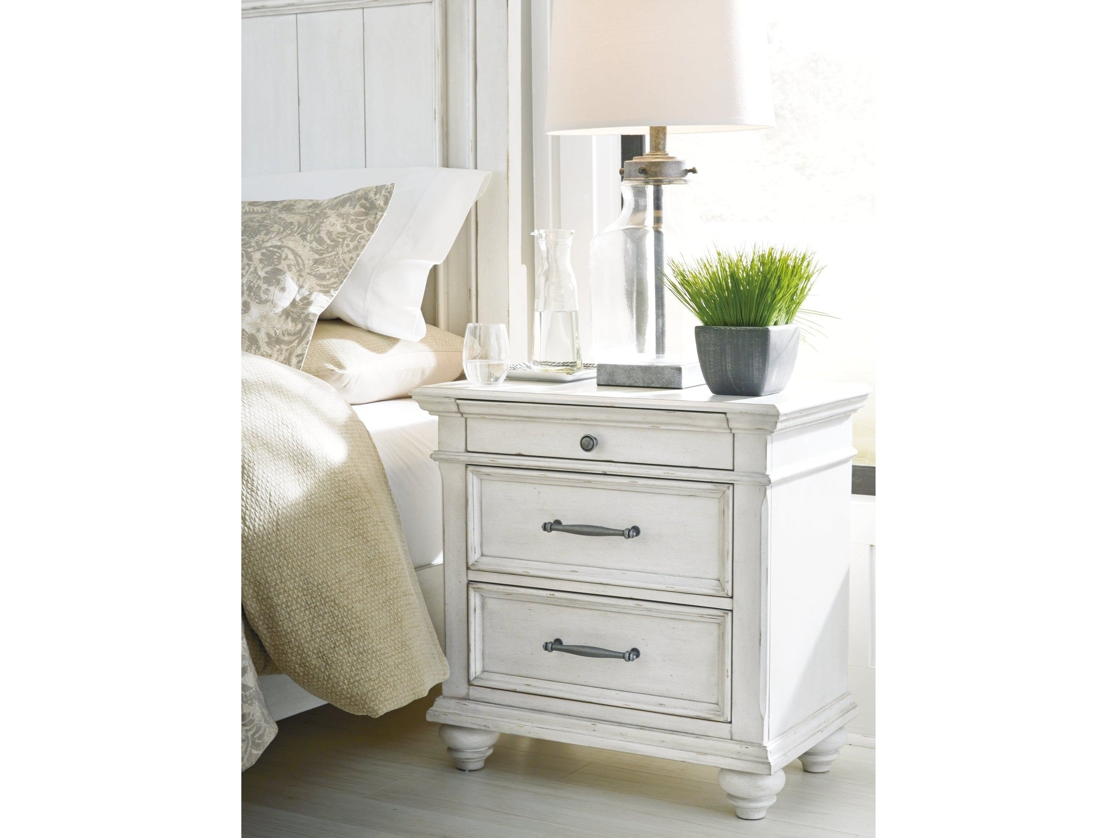 Kanwyn Whitewash Nightstand