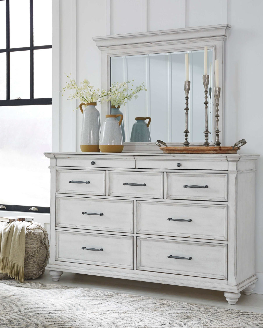 Kanwyn Whitewash Queen Bedroom Set / 3pc