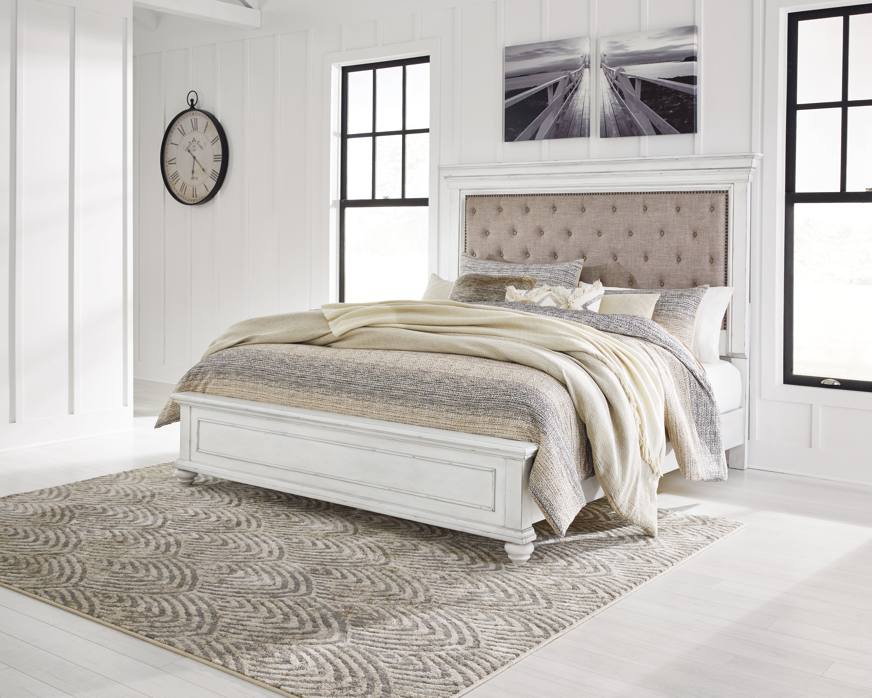 Kanwyn Whitewash Queen Bedroom Set with Mirrored Dresser