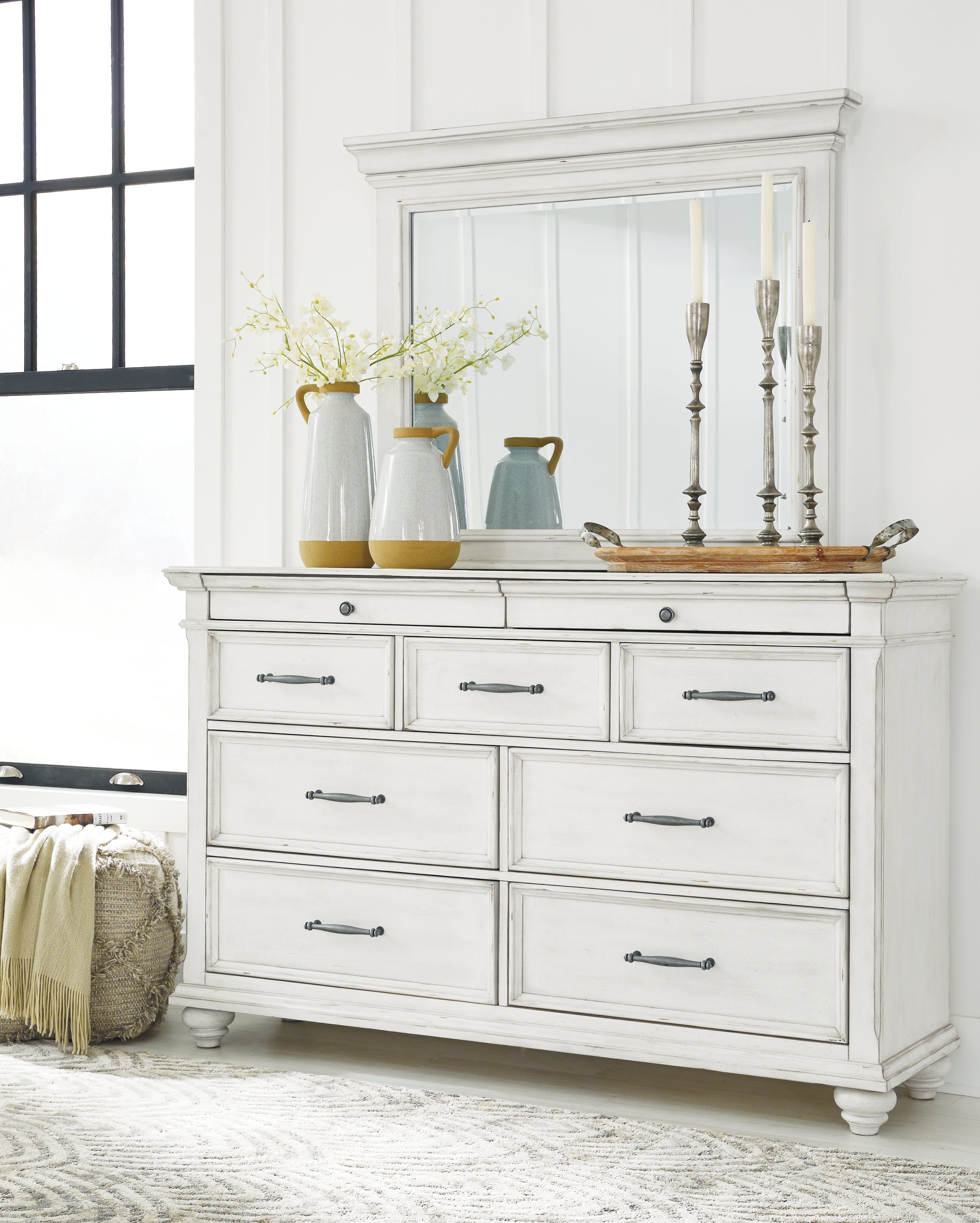 Kanwyn Whitewash Queen Bedroom Set with Mirrored Dresser
