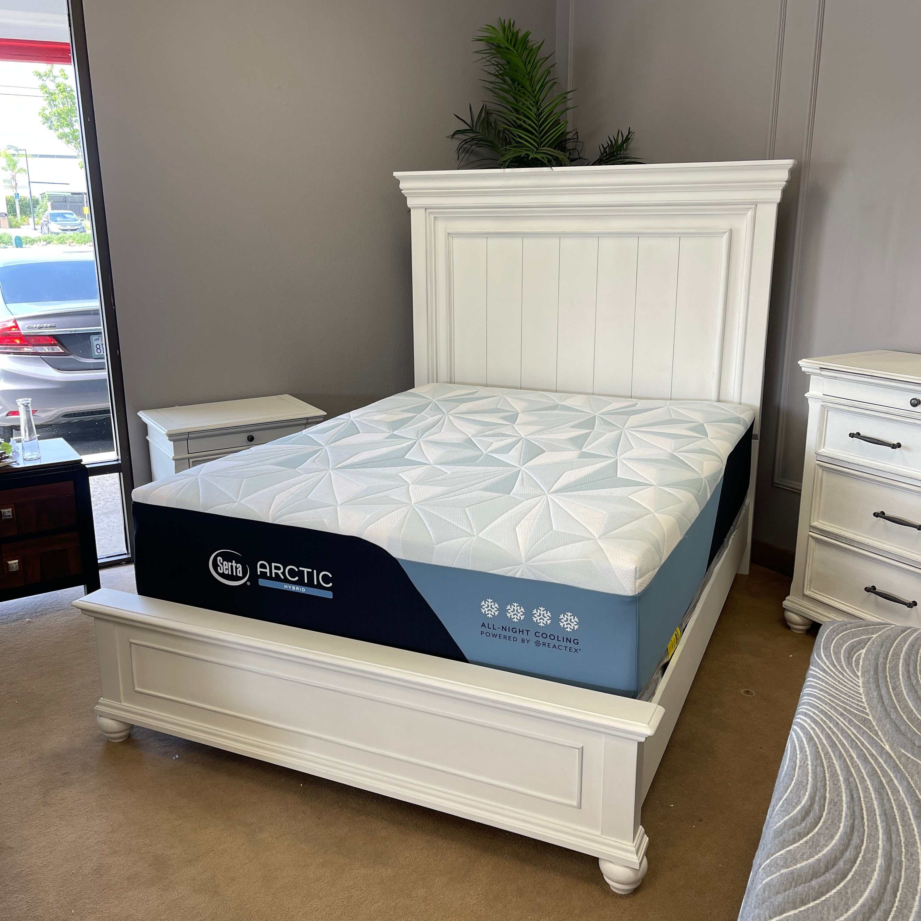 Kanwyn Whitewash Queen Panel Bed