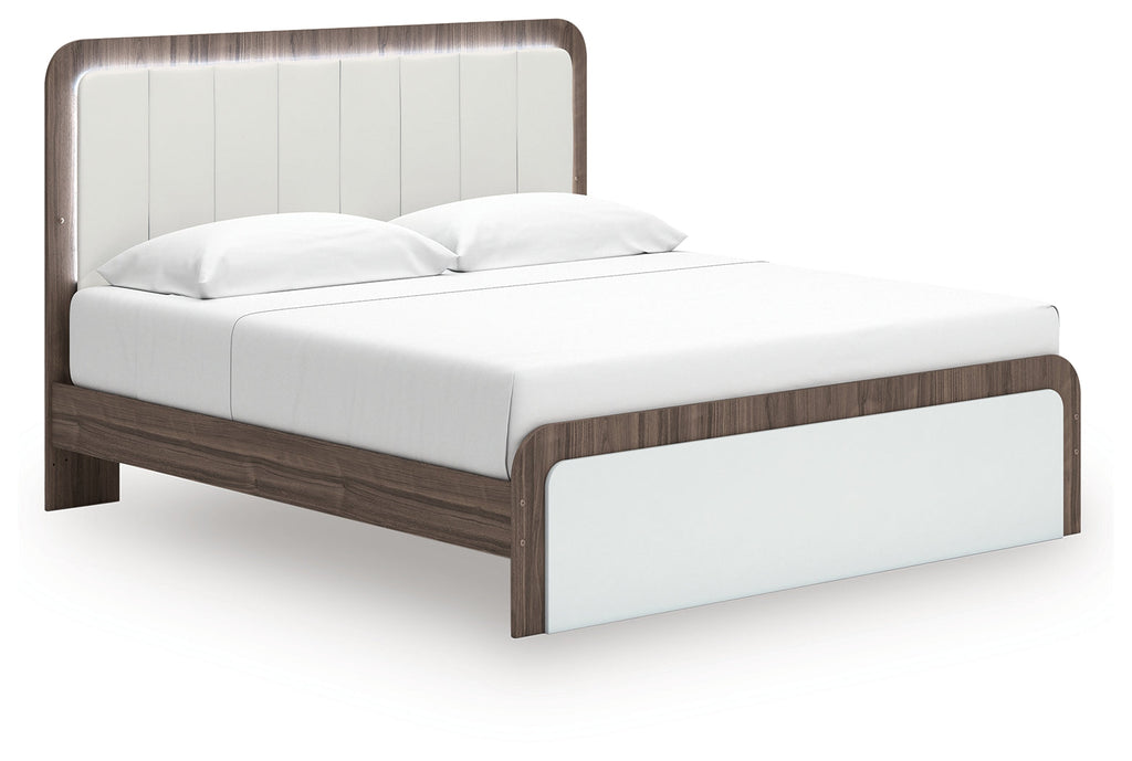 Kendanport /White King Platform Bed, Dresser, Mirror and Nightstand, Brown