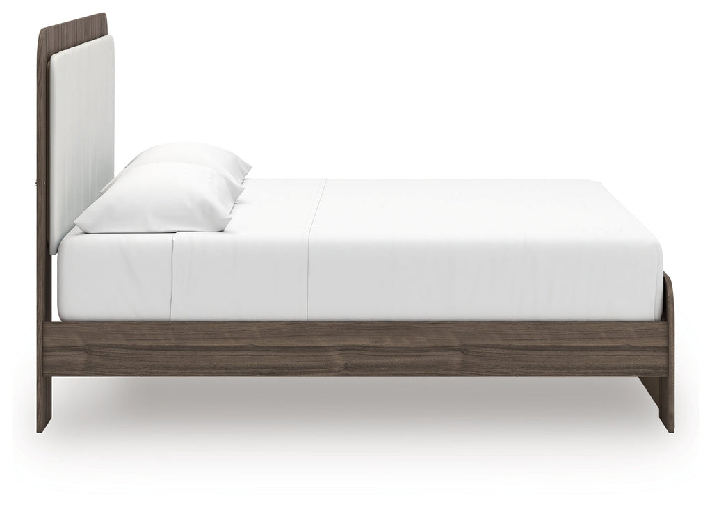 Kendanport /White King Platform Bed, Dresser, Mirror and Nightstand, Brown