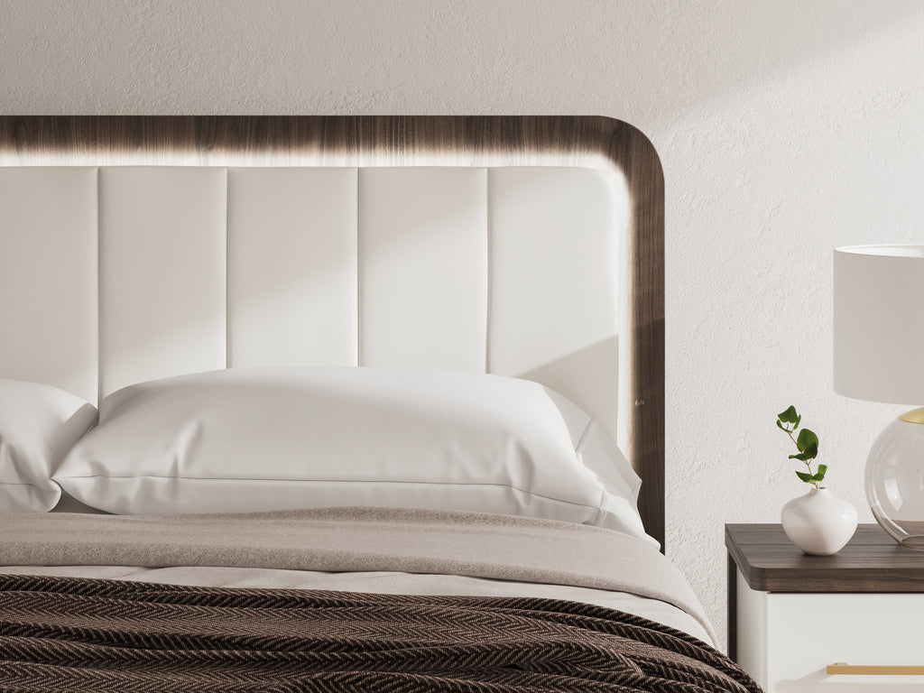 Kendanport /White King Platform Bed, Dresser, Mirror and Nightstand, Brown