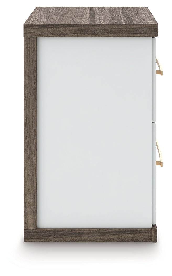 Kendanport Brown/White Queen Upholstered Bed and 2 Nightstands