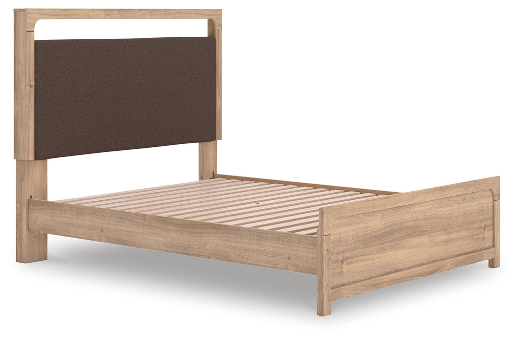 Kinlanni Tan Queen Upholstered Platform Bed