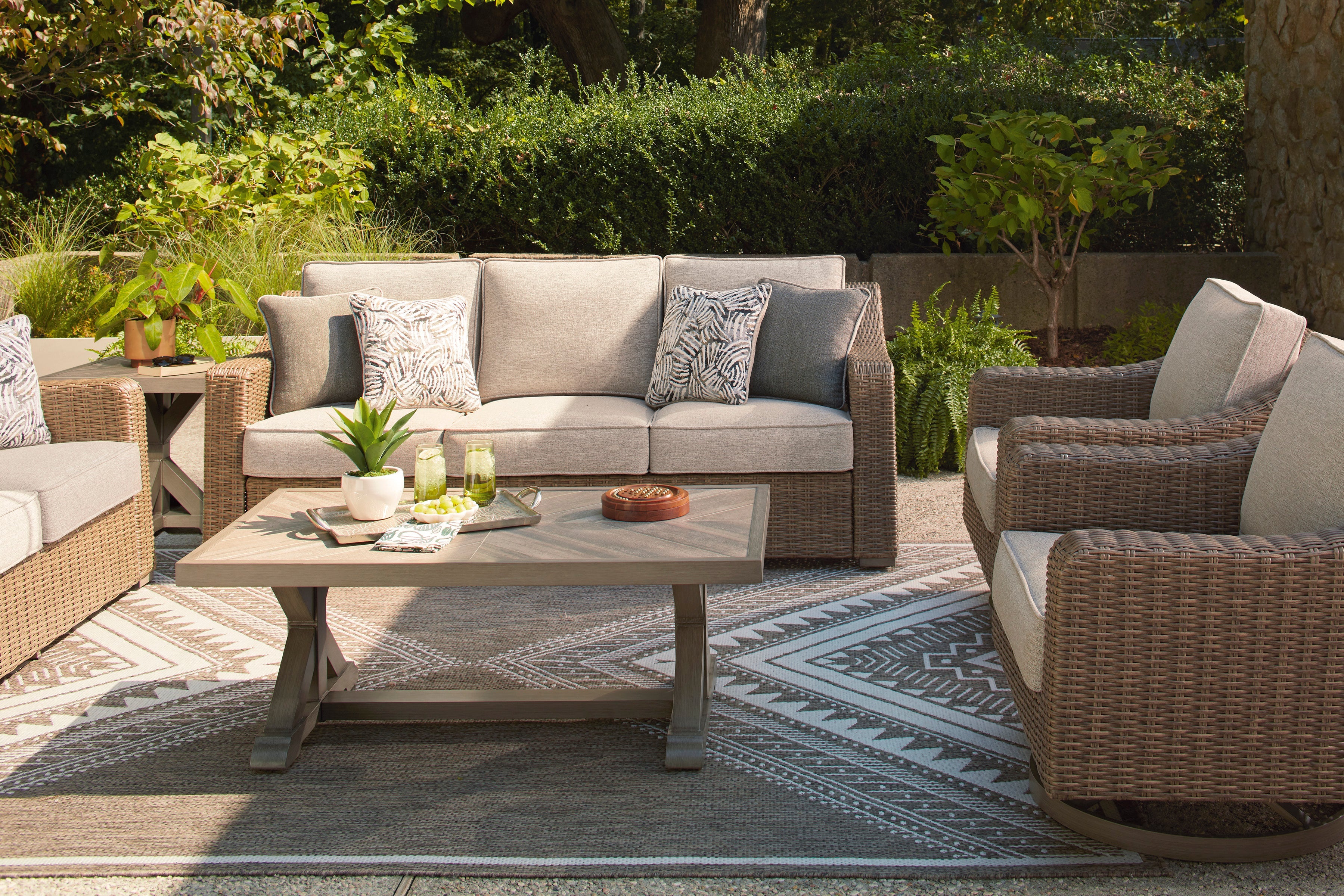 Laguna Heights Beige 5-Piece Outdoor Seating Set