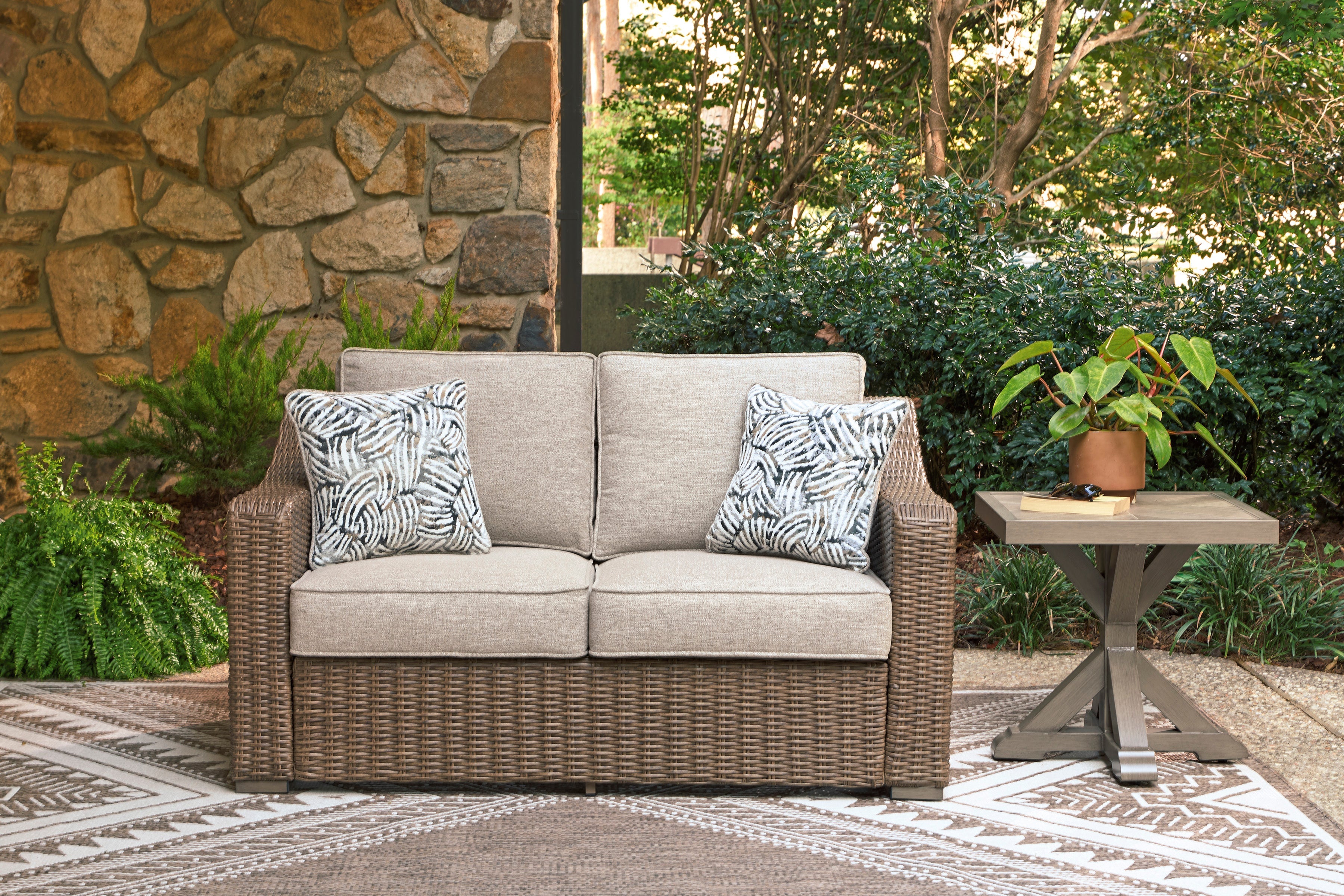 Laguna Heights Beige 2-Piece Outdoor Seating Set