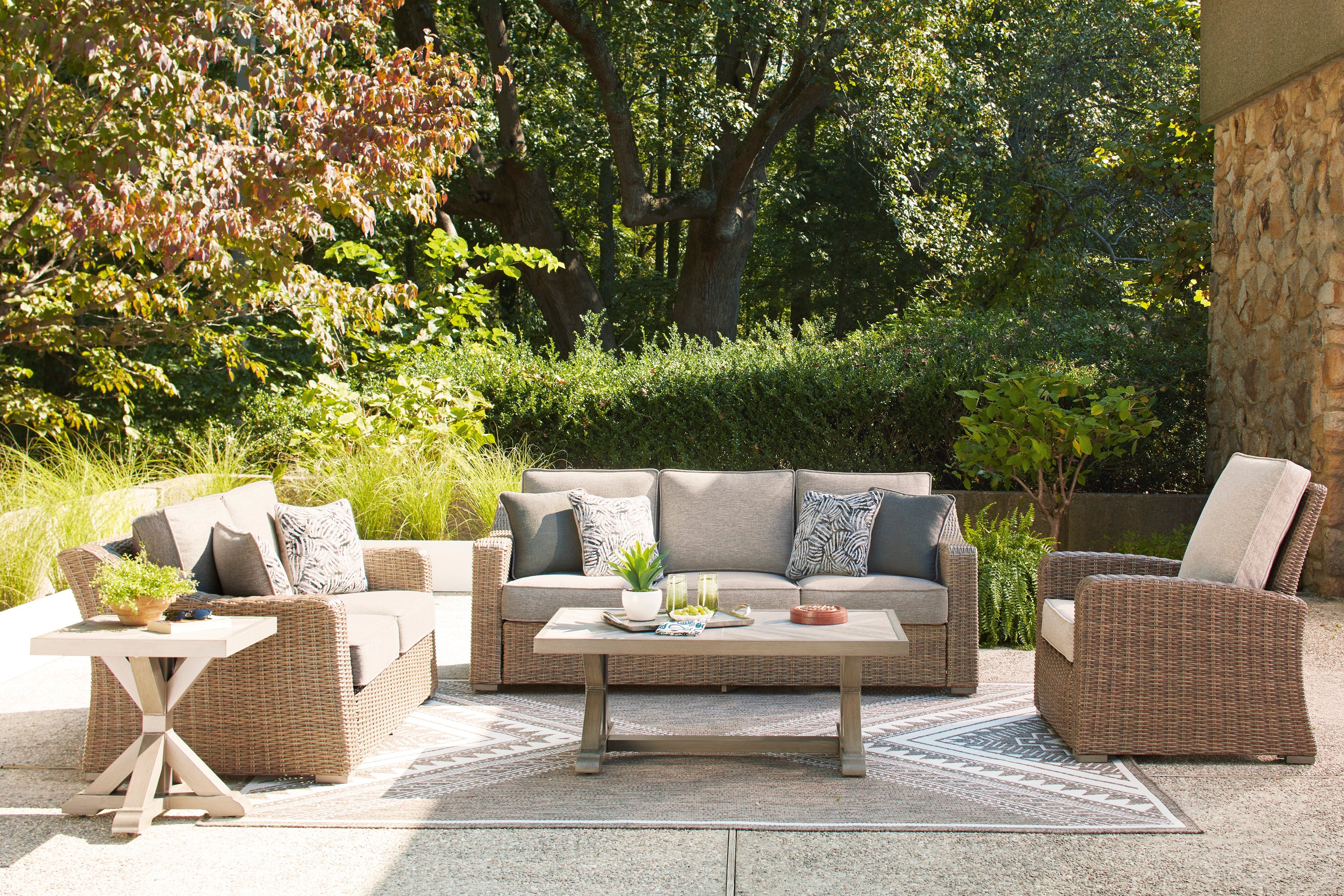 Laguna Heights Beige 5-Piece Outdoor Seating Set