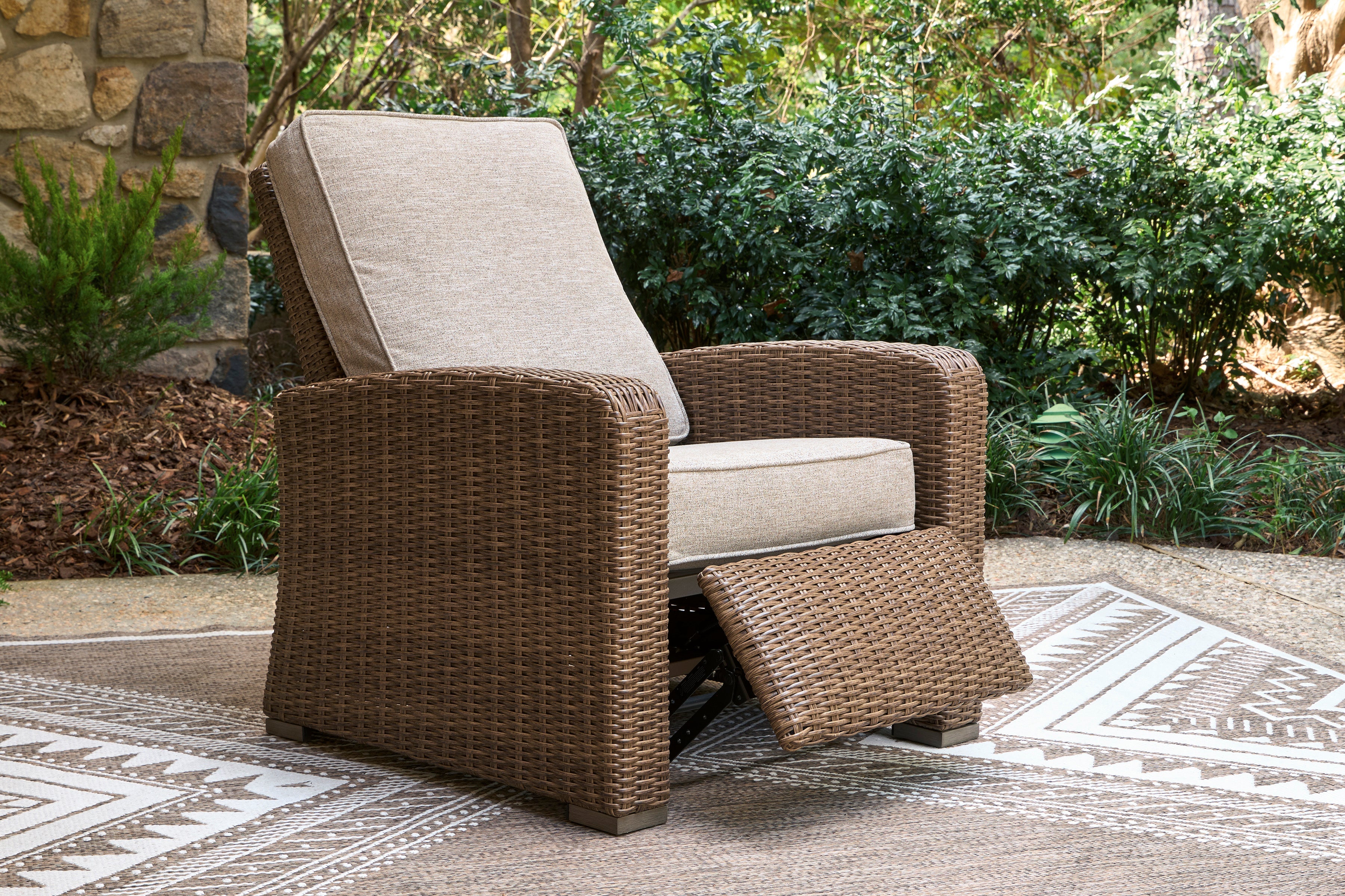 Laguna Heights Beige 5-Piece Outdoor Seating Set