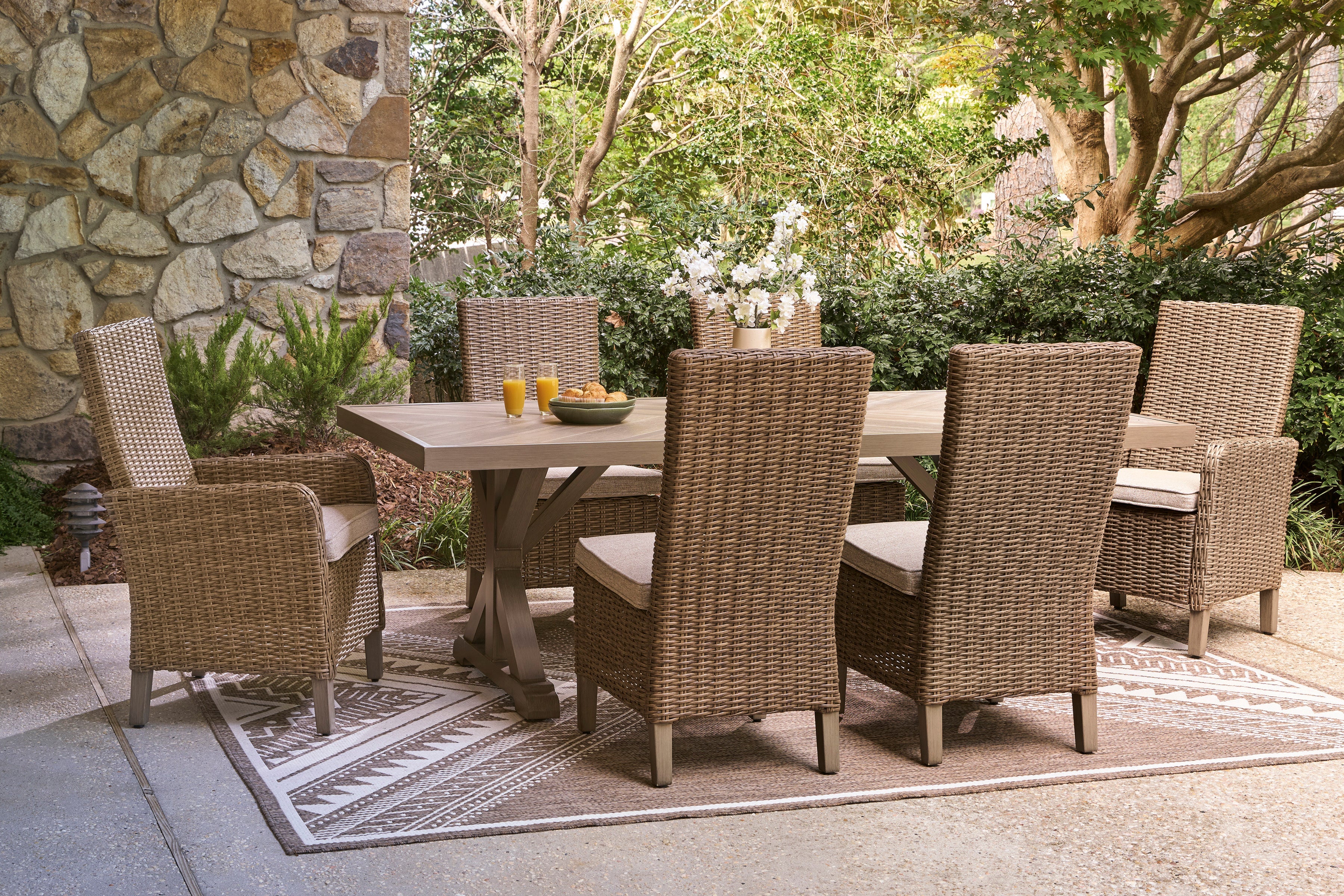 Laguna Heights Beige 7-Piece Outdoor Dining Set