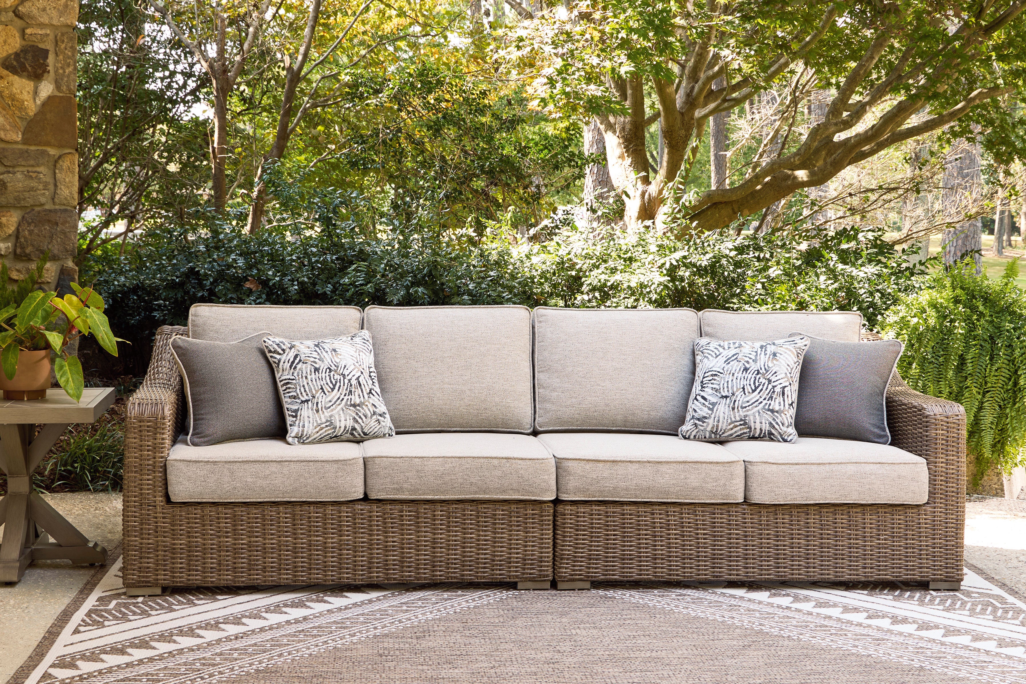 Laguna Heights Beige Outdoor Raf/Laf Loveseat with Cushion (Set of 2)