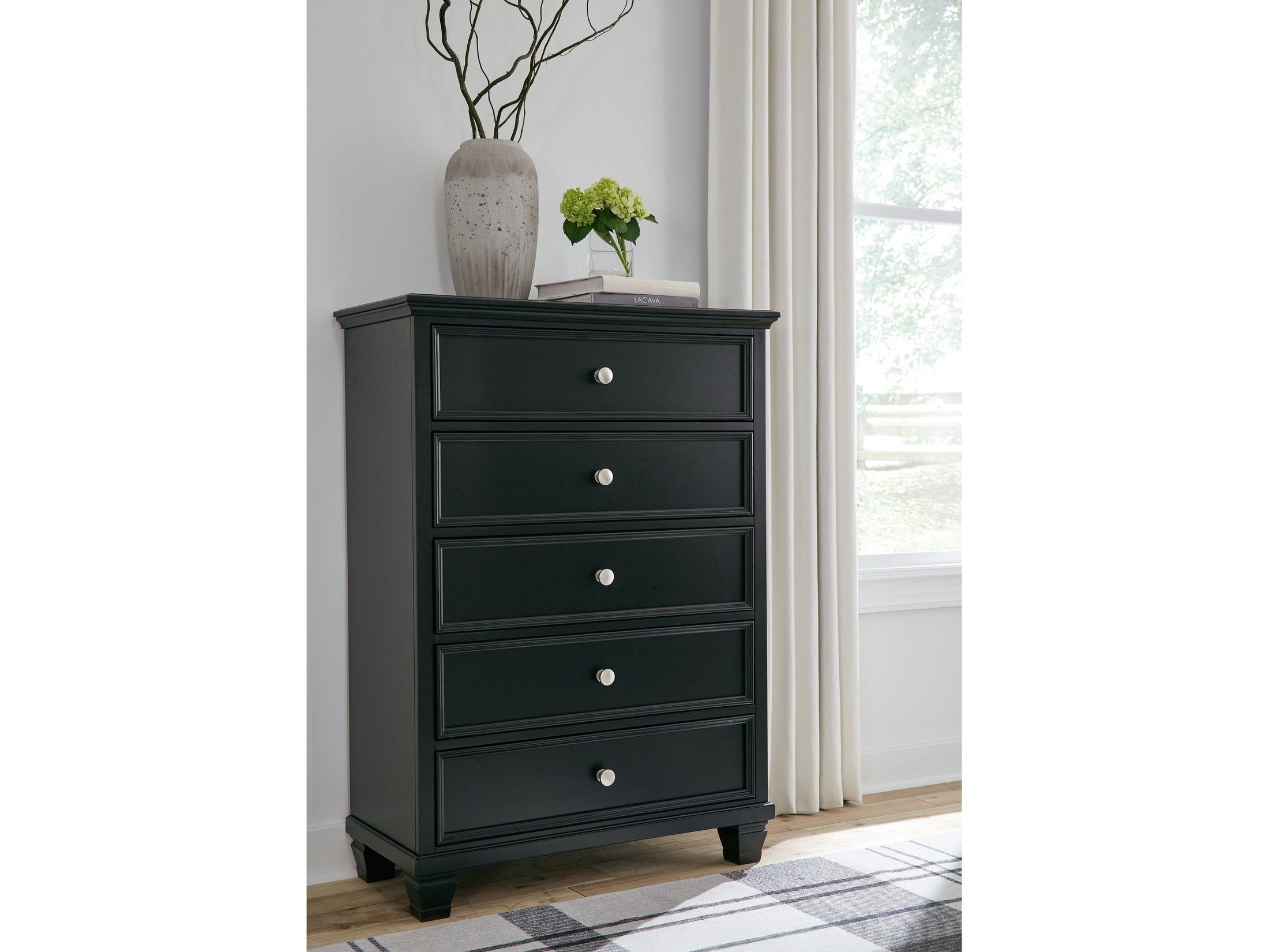 Lanolee Black Chest of Drawers