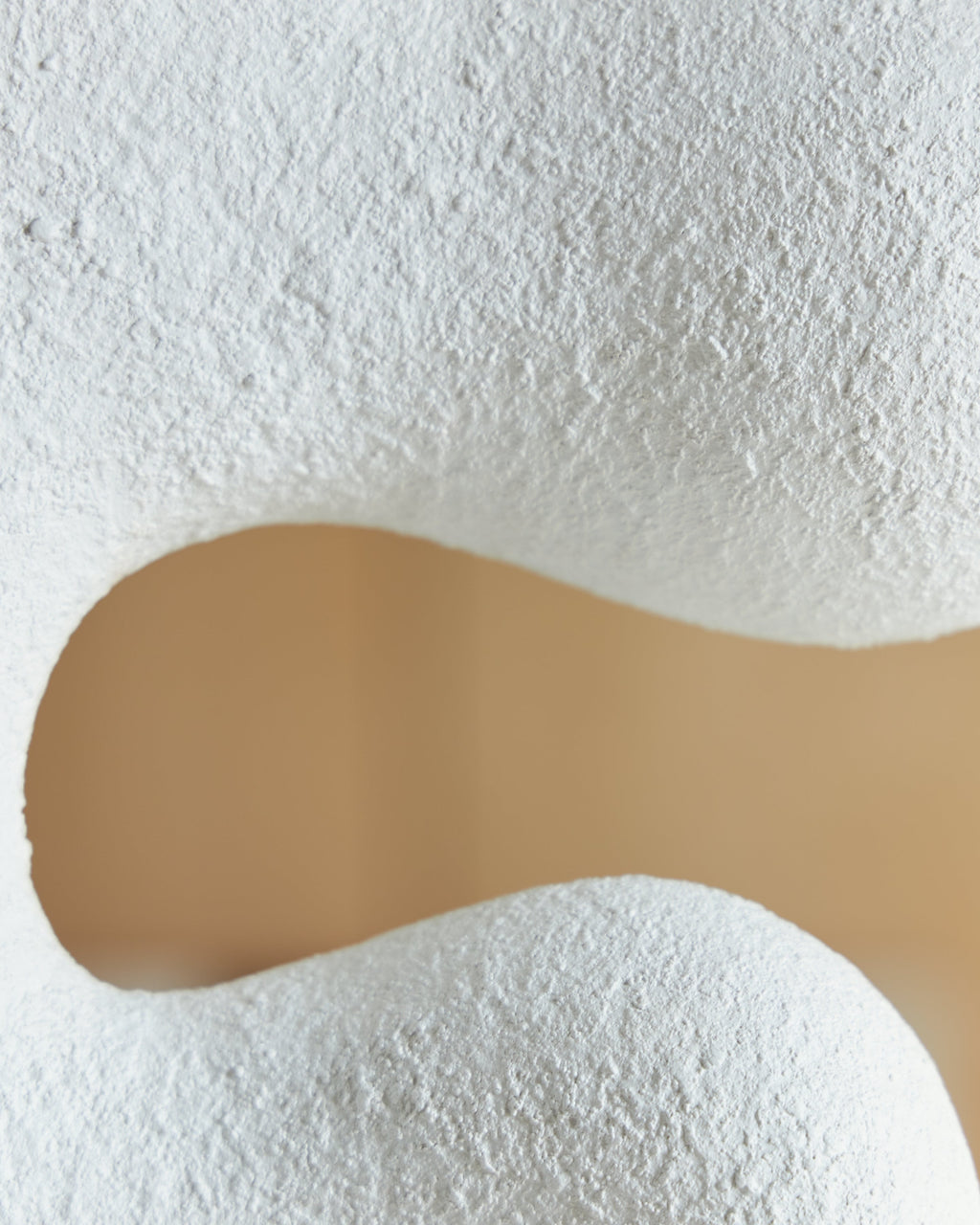 Lavarsen White/Brown Sculpture (25.13" H)