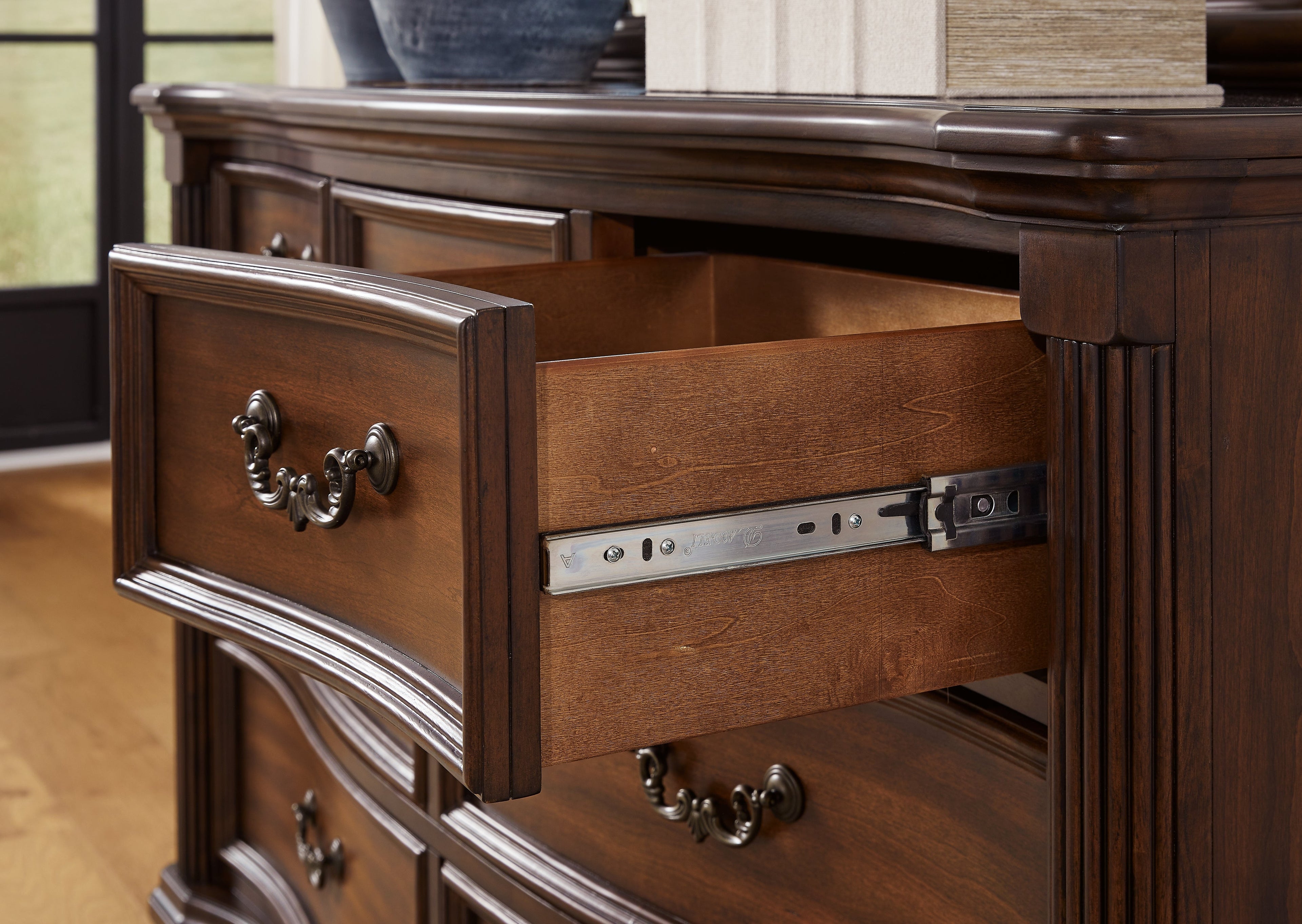 Lavinton King Poster Bed, Dresser, Mirror and 2 Nightstands, Brown