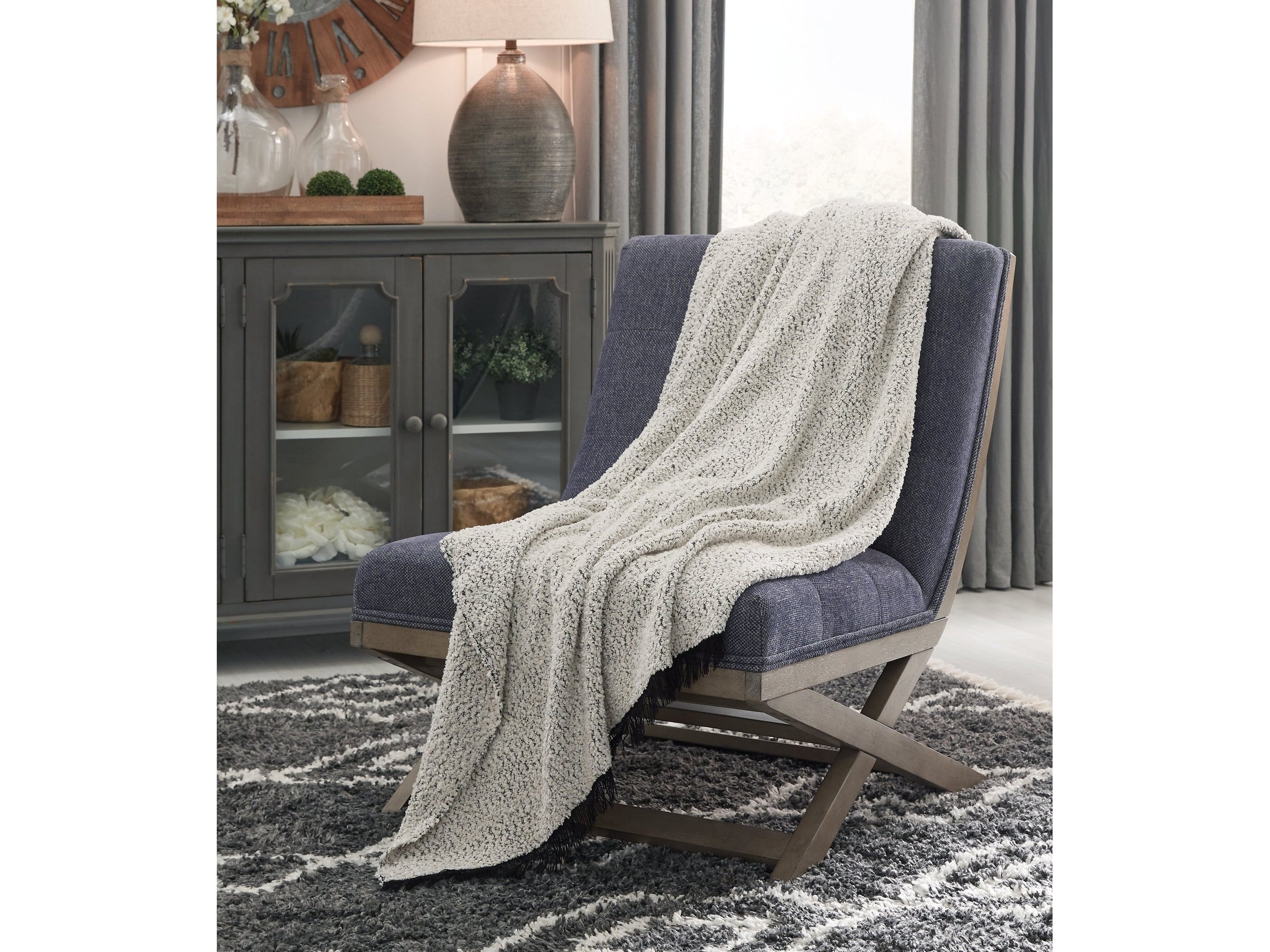 Leonita Throw (Set of 3)