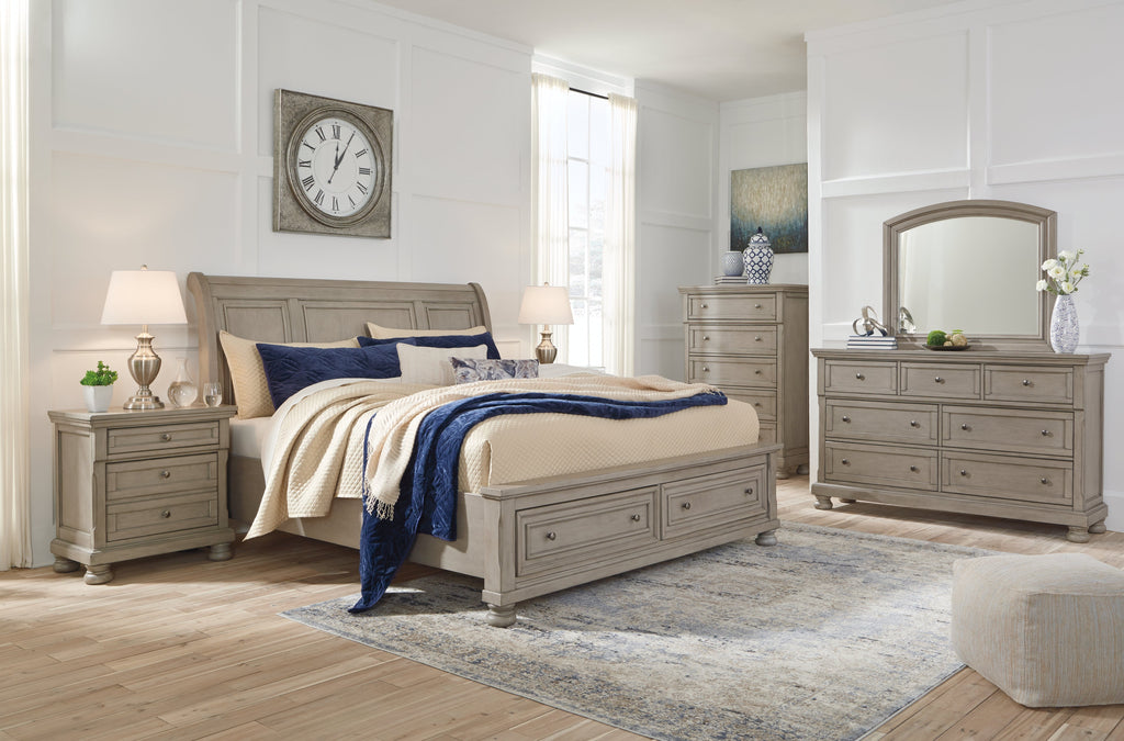 Lettner Light Gray Dresser and Mirror