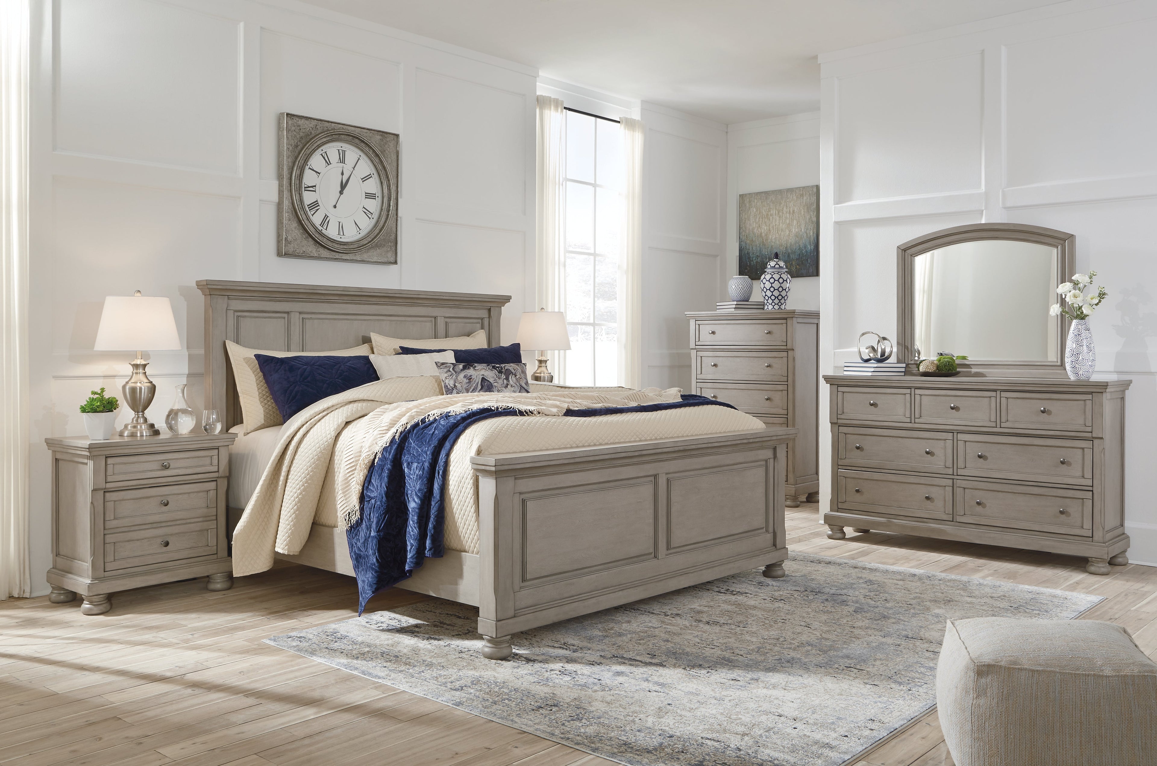 Lettner King Panel Bedroom Set, Light Gray