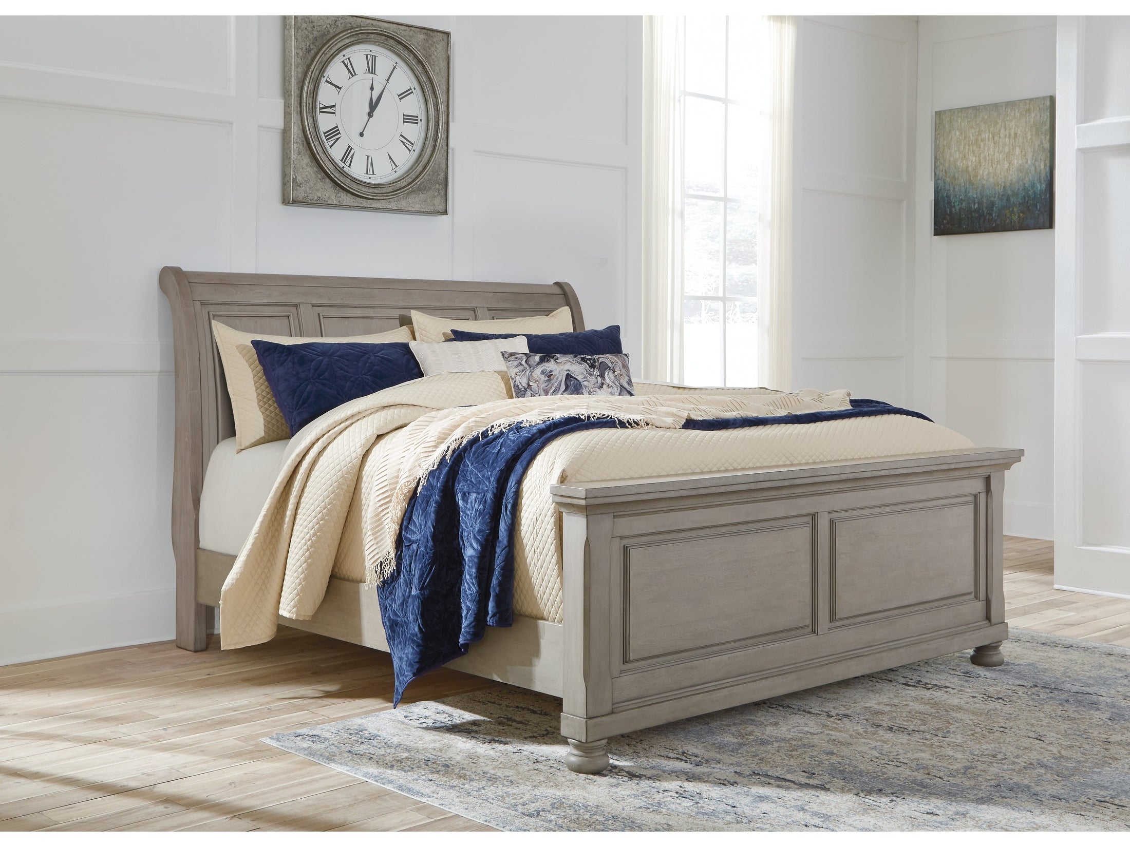 Lettner Light Gray King Sleigh Bed