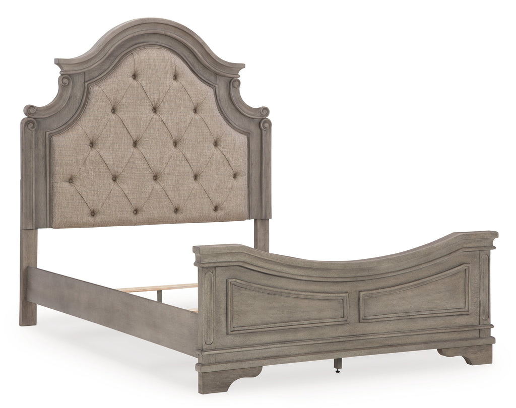Lettner Light Gray Queen Panel Bedroom Set with Dresser and Mirror