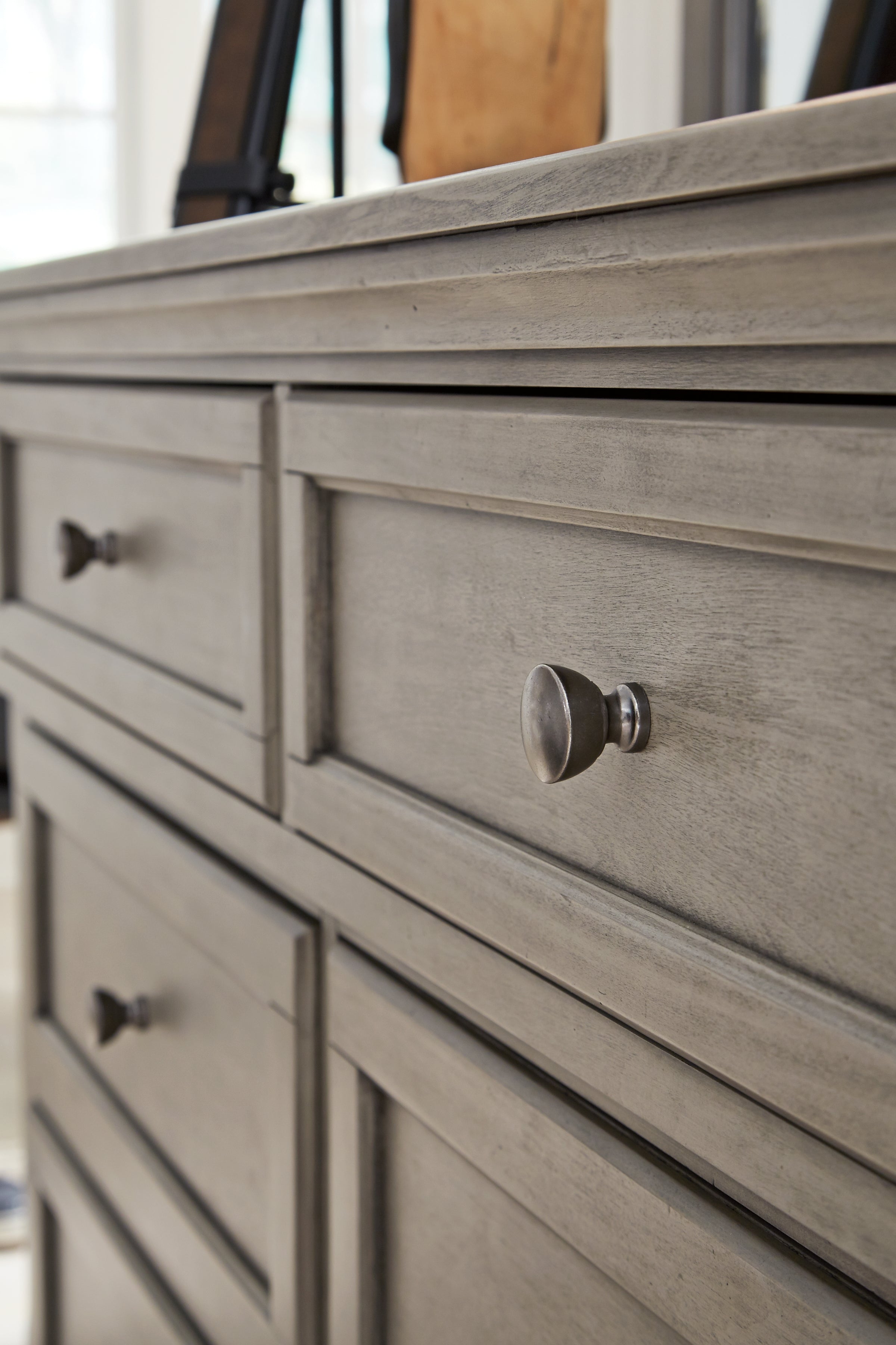 Lettner Queen Panel Storage Bedroom Set, Light Gray