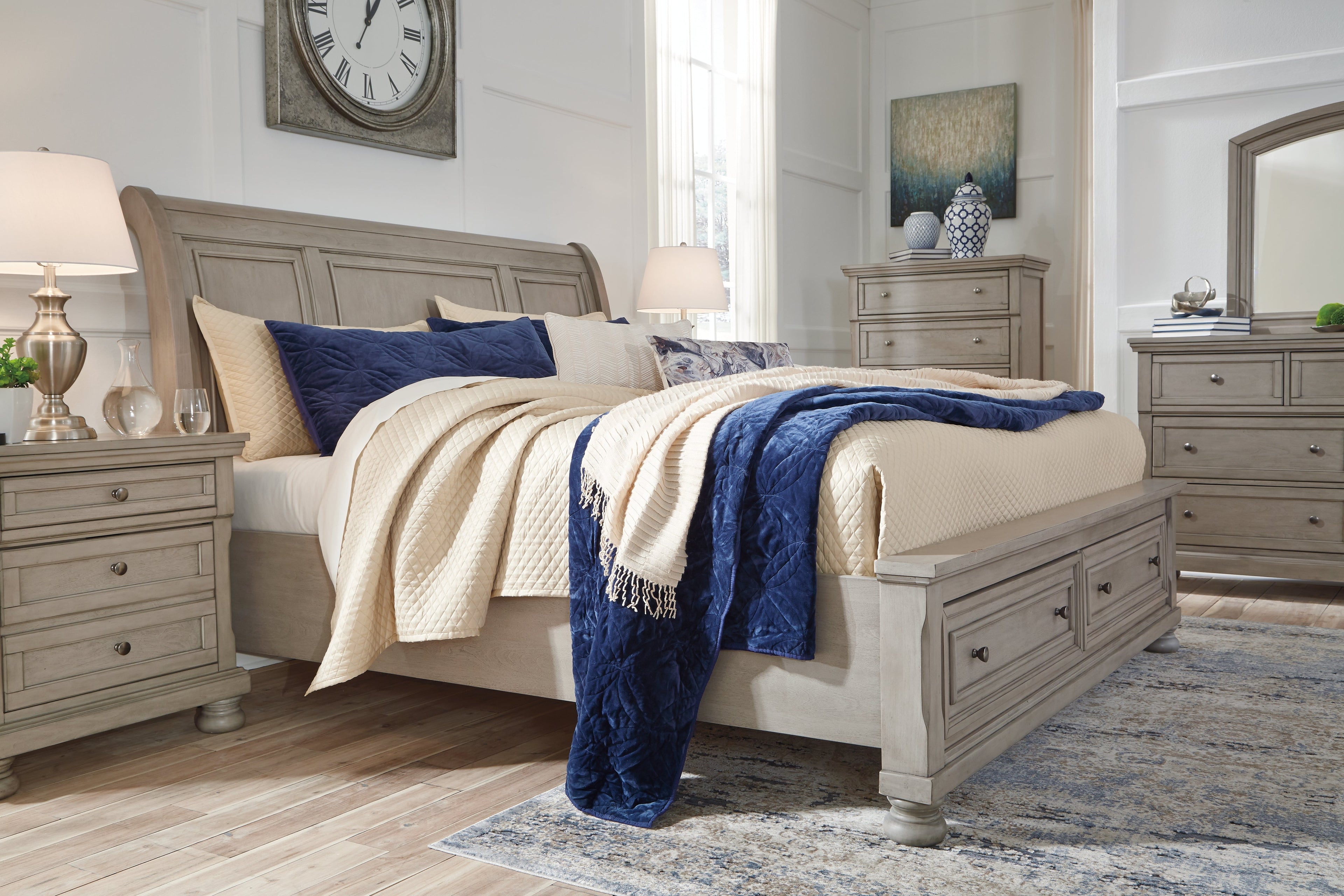 Lettner Light Gray Queen Sleigh Bed with 2 Storage Drawers