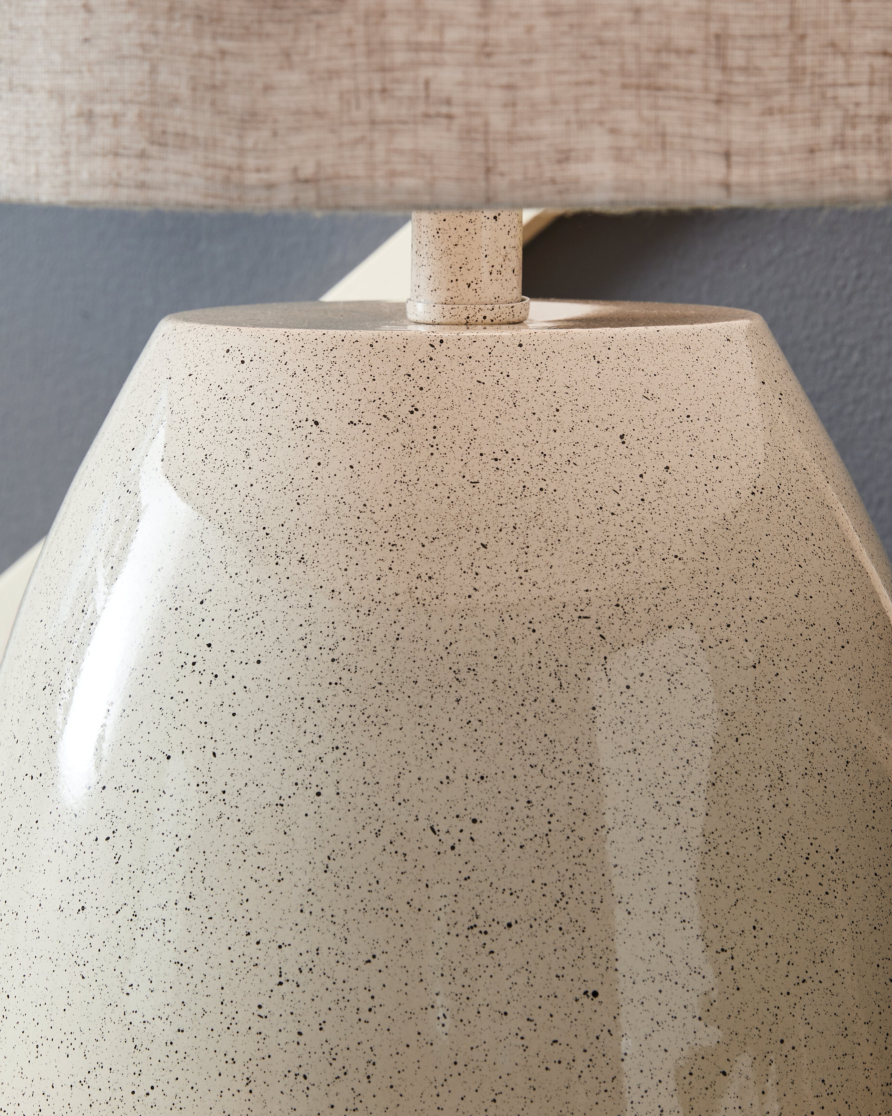 Linas Cream/Beige Metal Table Lamp (1/CN)