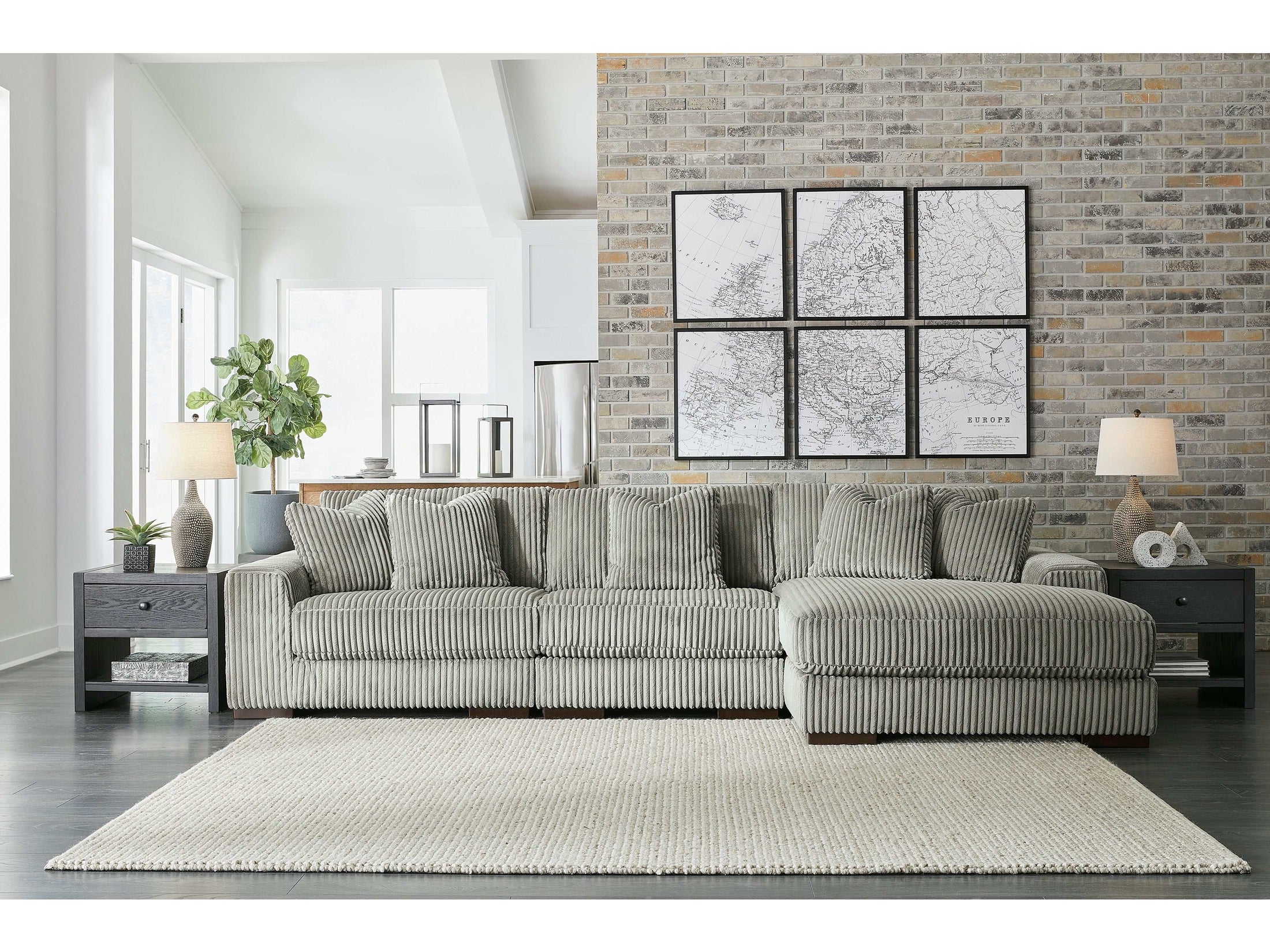 Lindyn Fog 3pc RAF Chaise Sectional