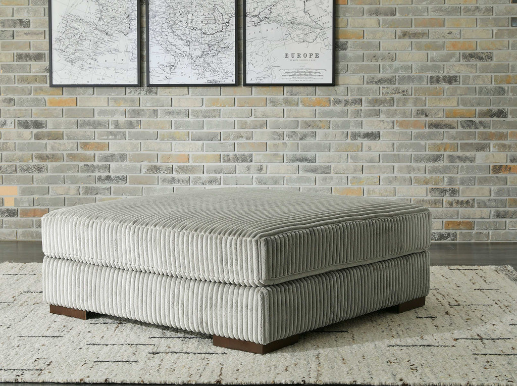 Lindyn Fog 4pc Sectional