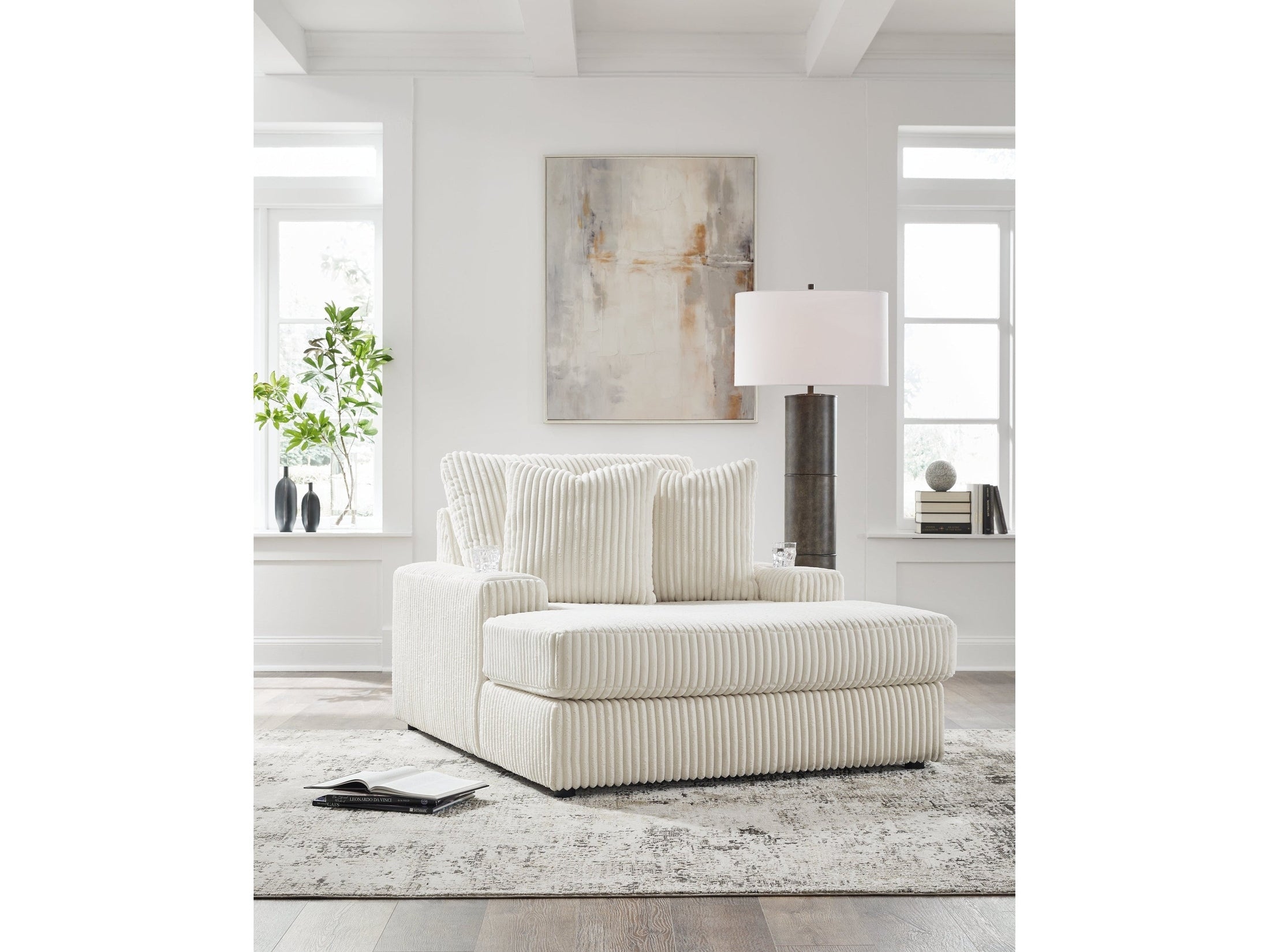 Lindyn Ivory Chaise w/ 2 Cup Holders & USB Charging Port