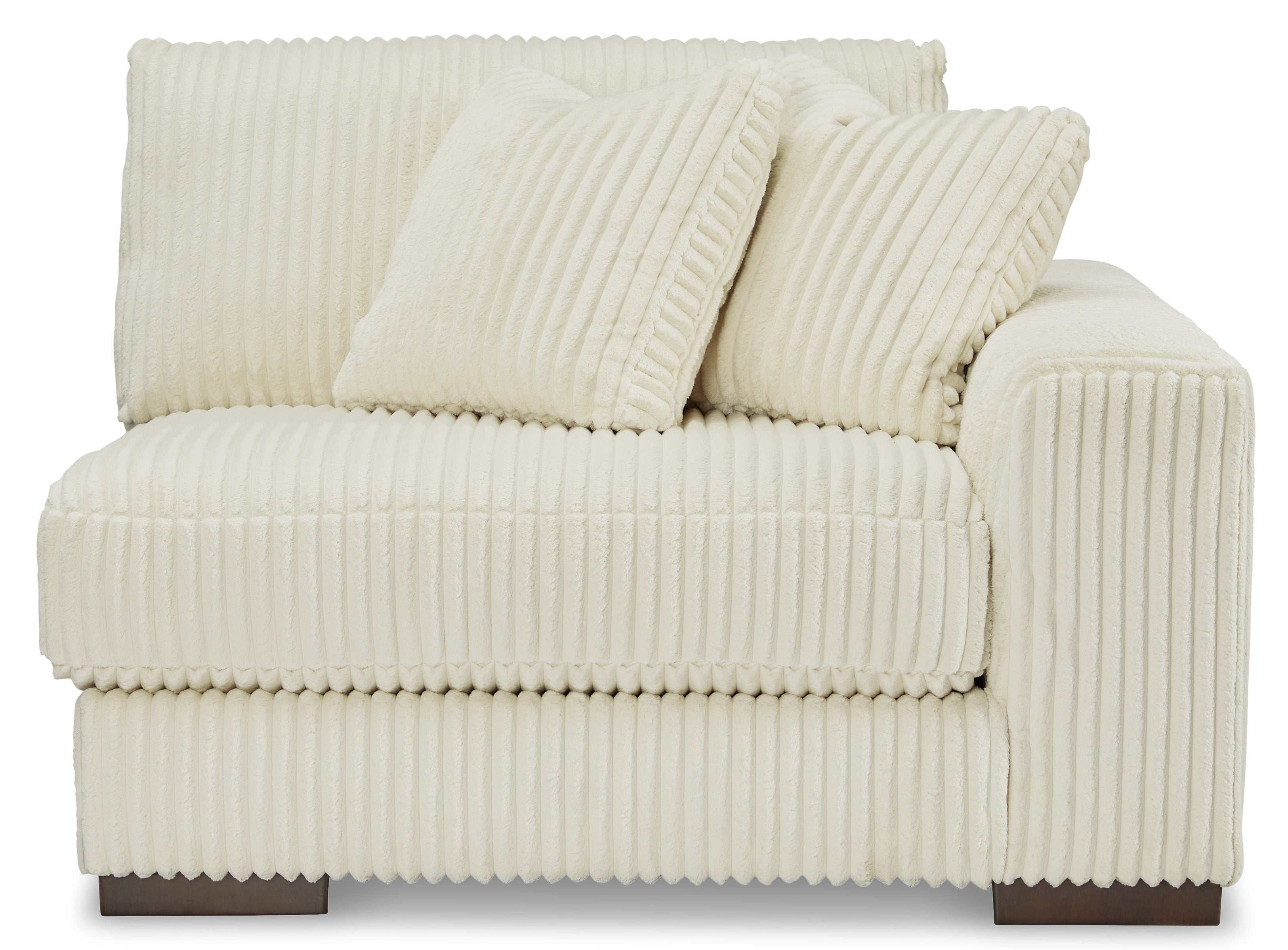 Lindyn Ivory 3pc LAF Chaise Sectional