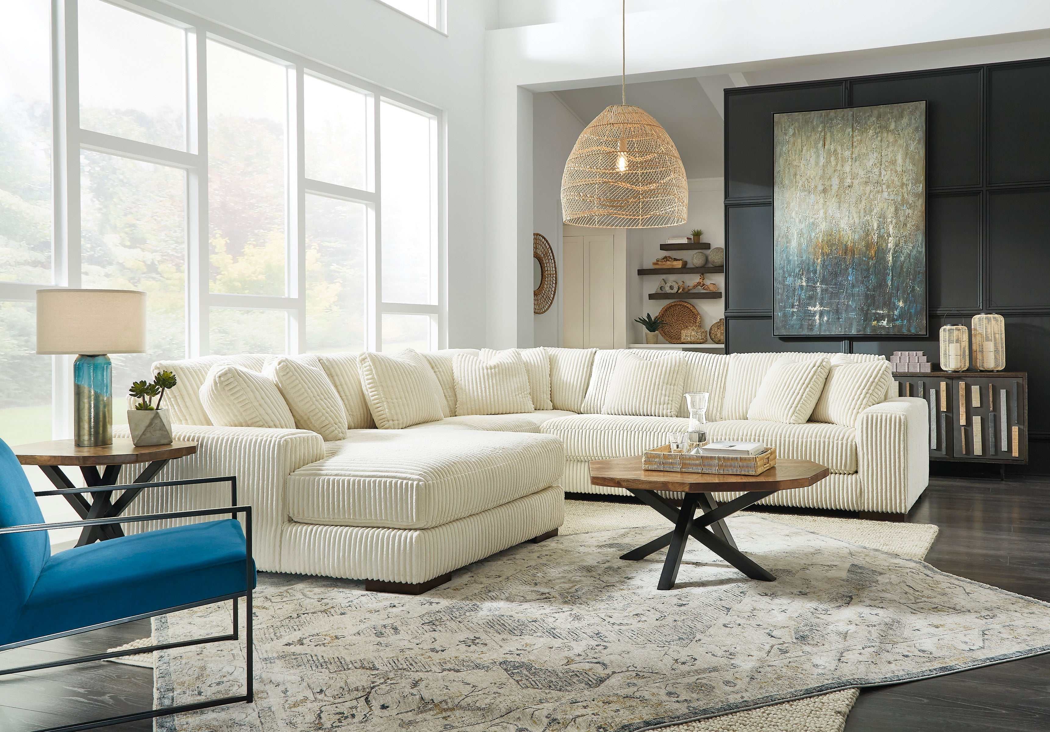Lindyn Ivory 5pc LAF Chaise Sectional