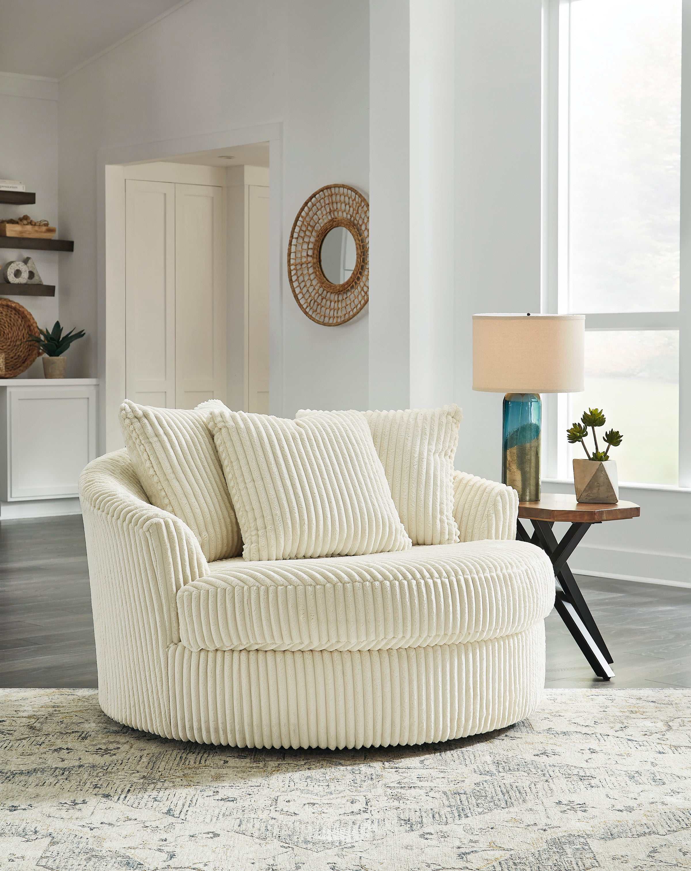 Lindyn Ivory 6pc RAF Chaise Sectional